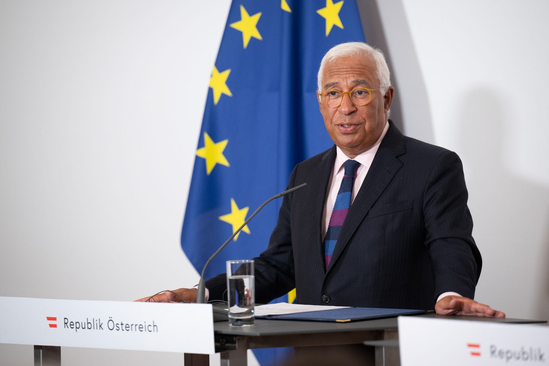 Am 3. September 2025 empfing Bundeskanzler Christian Stocker den Pr&auml;sidenten des Europ&auml;ischen Rates Ant&oacute;nio Costa (im Bild) zu einem Arbeitsgespr&auml;ch. Im Bild bei der anschlie&szlig;enden Pressekonferenz.
