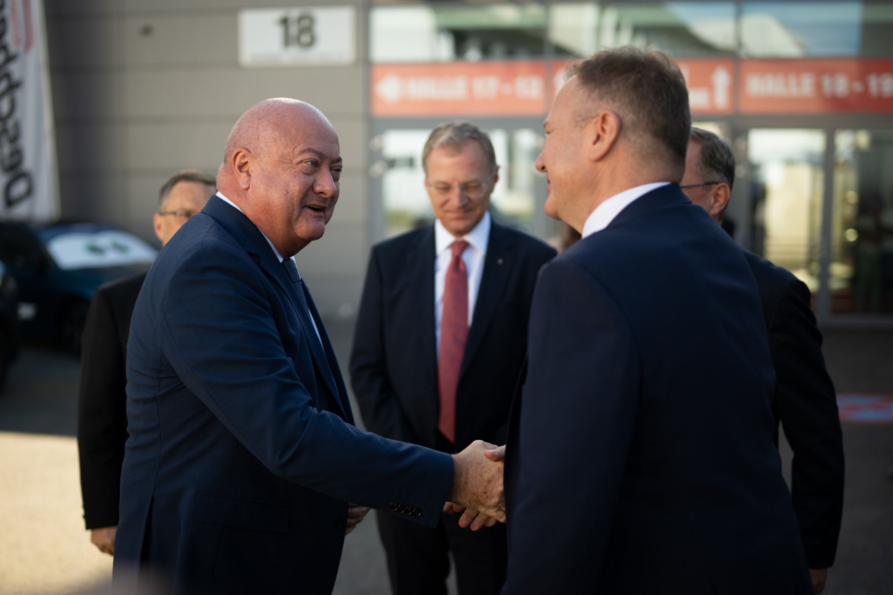 Am 4. September 2025 besuchte Bundeskanzler Christian Stocker (m.l.) die Rieder Messe.