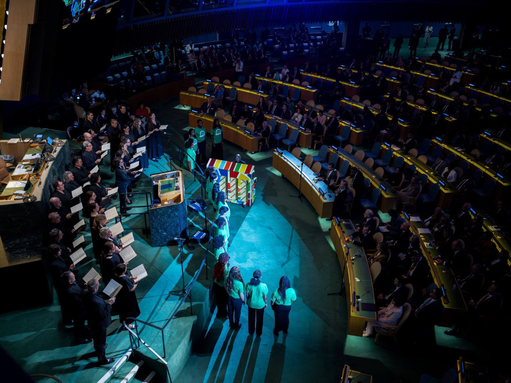 Am 22. September 2025 nahm Bundeskanzler Christian Stocker gemeinsam mit Bundespr&auml;sident Alexander van der Bellen und Bundesministerin Beate Meinl-Reisinger an der Er&ouml;ffnung der UNO Generalversammlung in New York teil.