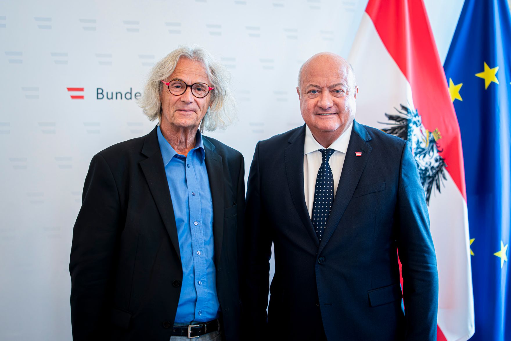 Am 29. September 2025 empfing Bundeskanzler Christian Stocker (r.) den Obmann der Selbsthilfe Vorarlberg Werner Gohm (l.) zu einem Arbeitsgespr&auml;ch.