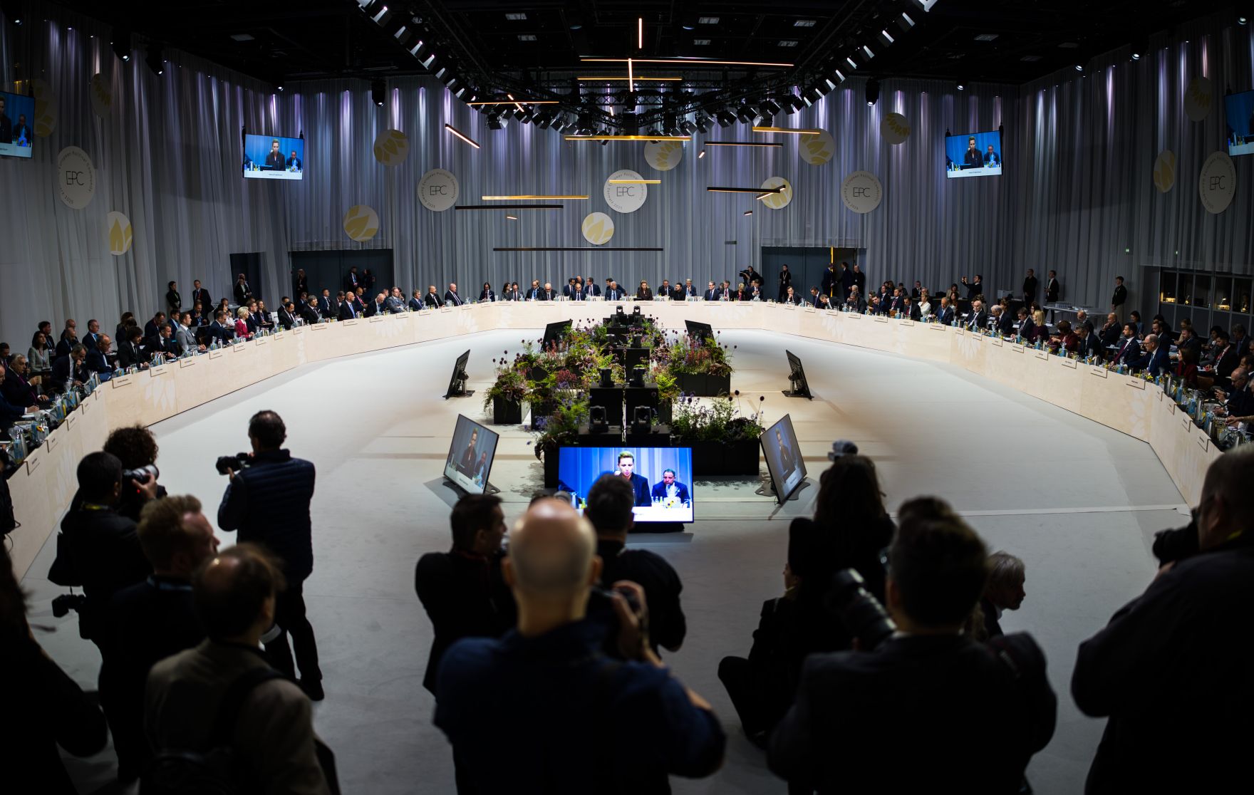 Am 1. Oktober 2025 nahm Bundeskanzler Christian Stocker am mehrt&auml;gigen EU-Gipfel der Staats- und Regierungschefs in Kopenhagen teil.