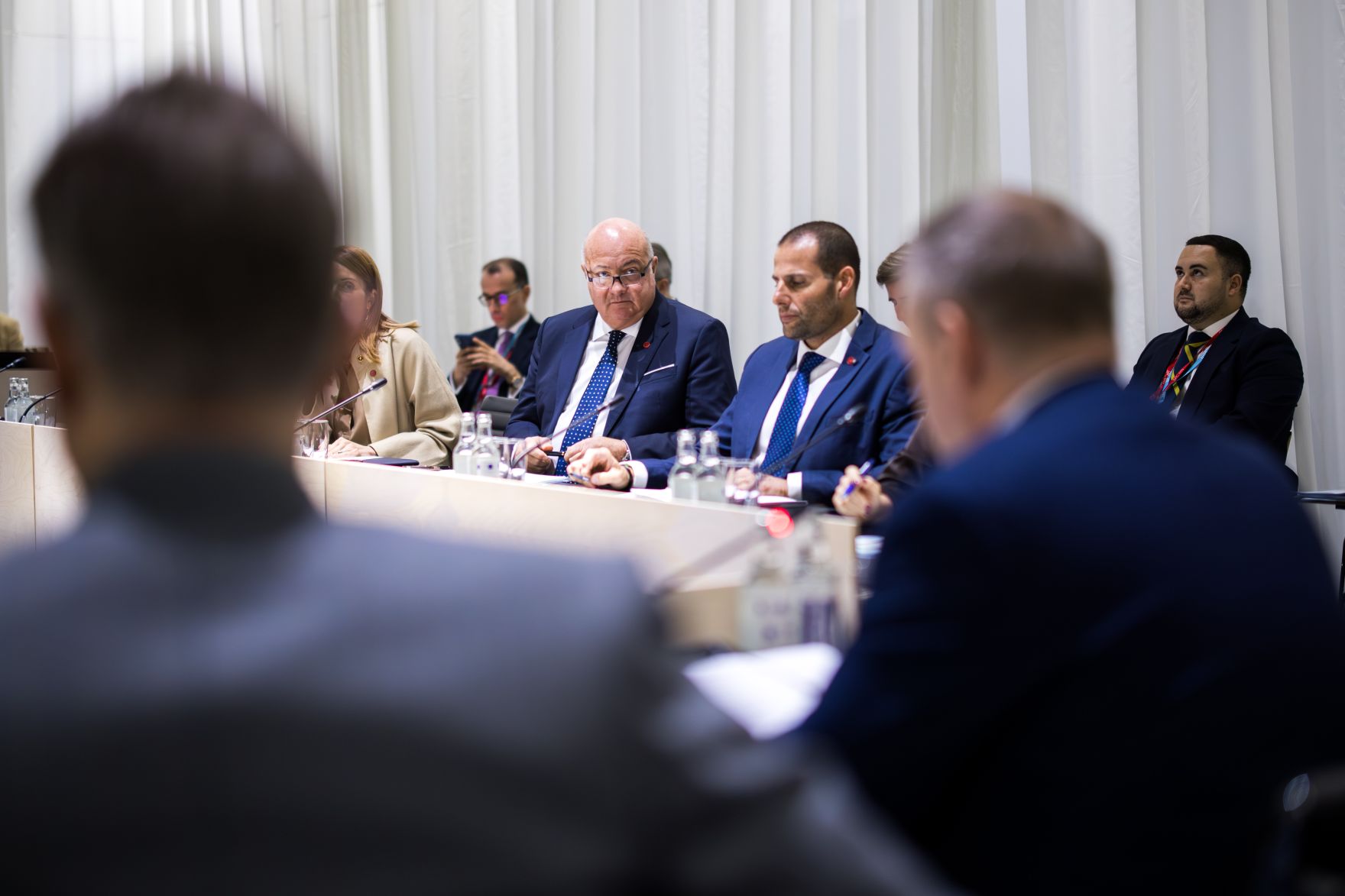 Am 1. Oktober 2025 nahm Bundeskanzler Christian Stocker (m.) am mehrt&auml;gigen EU-Gipfel der Staats- und Regierungschefs in Kopenhagen teil. Im Bild bei einem Arbeitsgespr&auml;ch mit der Ministerpr&auml;sidentin von Italien Giorgia Meloni.