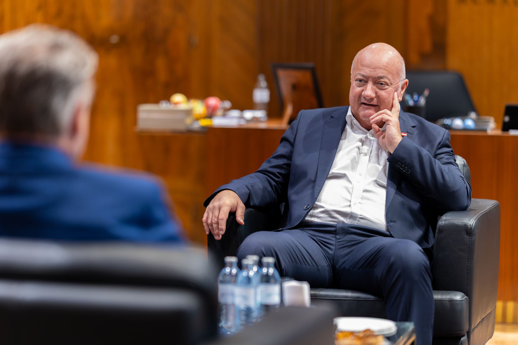 Am 8. Oktober 2025 empfing Bundeskanzler Christian Stocker (r.) den B&uuml;rgermeister von Wien Michael Ludwig (l.) zu einem Arbeitsgespr&auml;ch.