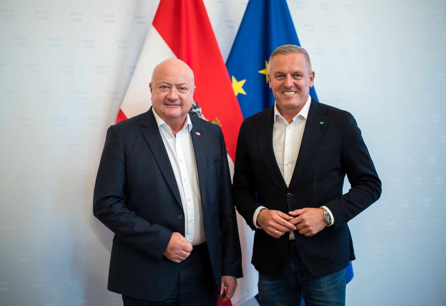 Am 8. Oktober 2025 empfing Bundeskanzler Christian Stocker (l.) den Landeshauptmann der Steiermark Mario Kunasek (r.) zu einem Arbeitsgespr&auml;ch.