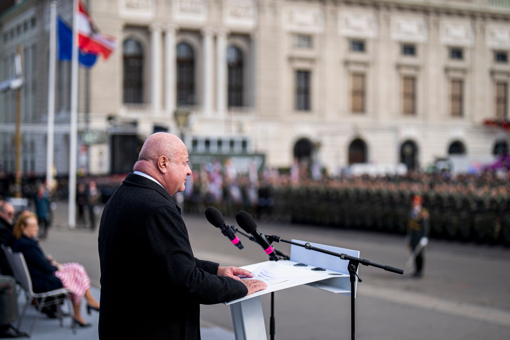 Am 26. Oktober 2025 hielt Bundeskanzler Christian Stocker (im Bild) im Rahmen der Angelobung der Rekrutinnen und Rekruten des &ouml;sterreichischen Bundesheeres auf dem Wiener Heldenplatz eine Rede zum &Ouml;sterreichischen Nationalfeiertag.