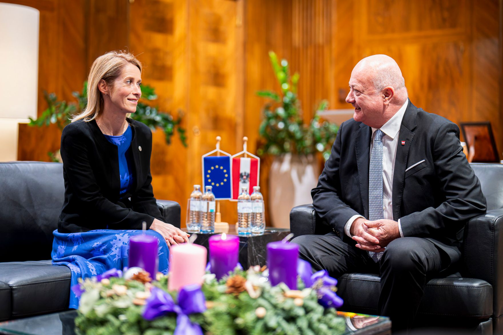 Am 4. Dezember empfing Bundeskanzler Christian Stocker (r.) die Hohe Vertreterin der Europ&auml;ischen Union f&uuml;r Au&szlig;en- und Sicherheitspolitik und Vizepr&auml;sidentin der Europ&auml;ischen Kommission, Kaja Kallas (l.) zu einem Arbeitsbesuch im Bundeskanzleramt.