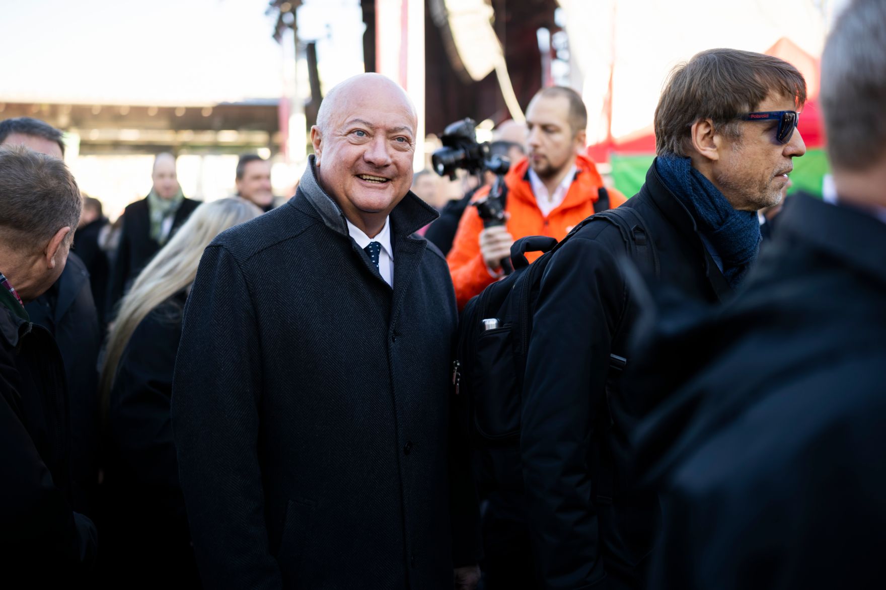 Am 12. Dezember 2025 nahm Bundeskanzler Christian Stocker (m.) an der Er&ouml;ffnung der Koralmbahn teil.