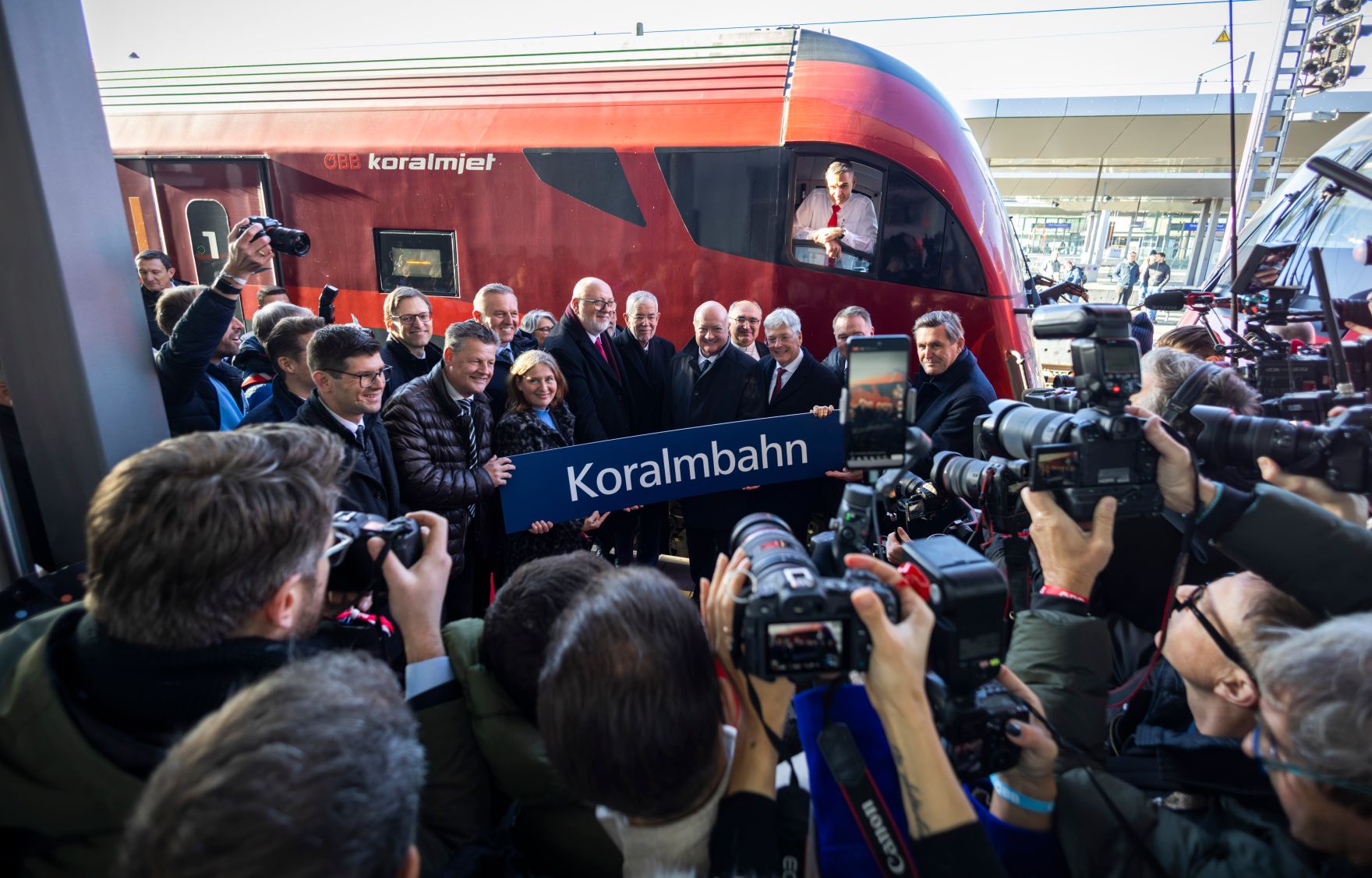 Am 12. Dezember 2025 nahm Bundeskanzler Christian Stocker an der Er&ouml;ffnung der Koralmbahn teil.