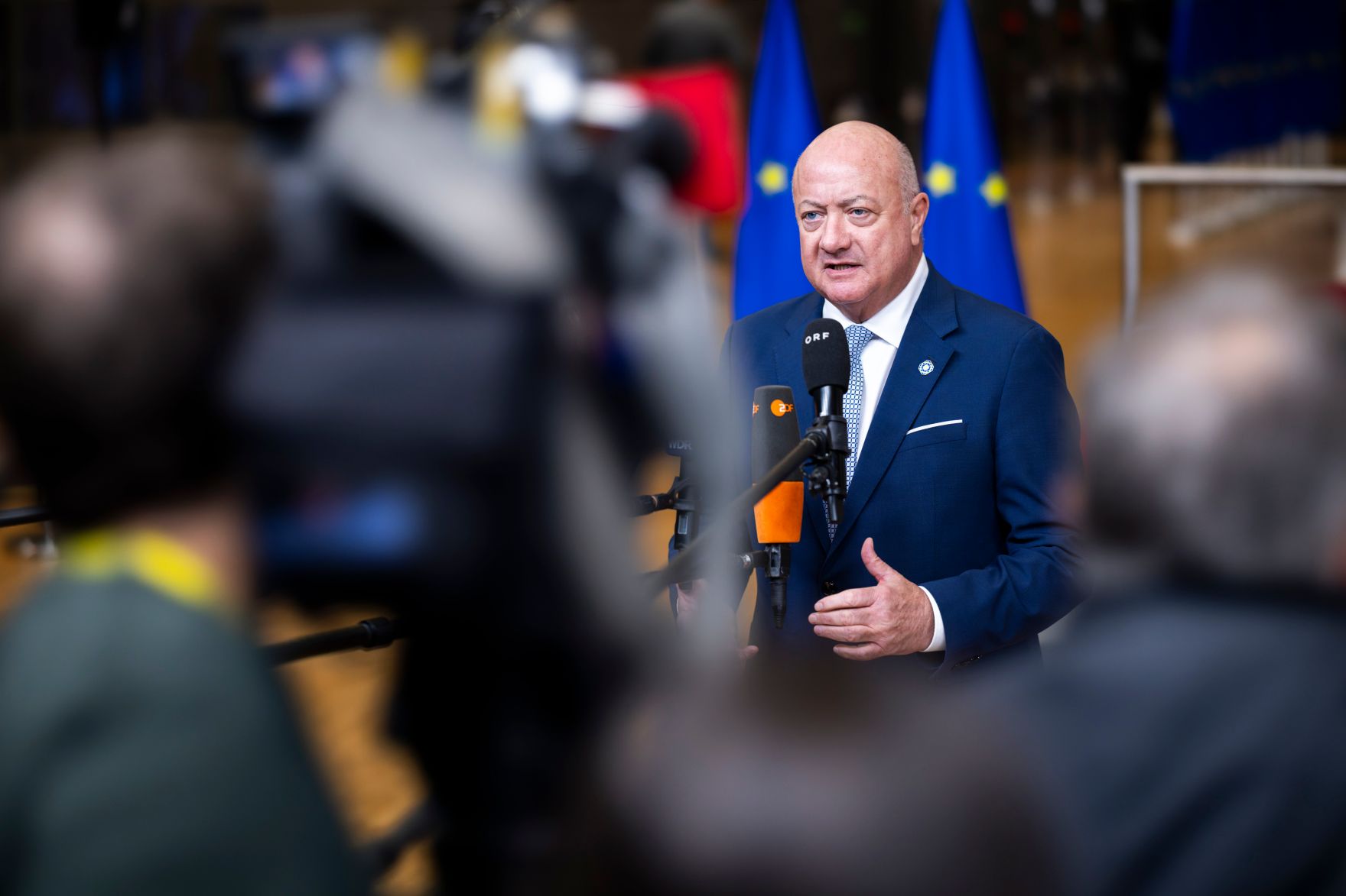 Am 17. Dezember 2025 nahm Bundeskanzler Christian Stocker (im Bild) an dem Treffen der EU-Staats- und Regierungschefs in Br&uuml;ssel teil. Im Bild beim Doorstep.