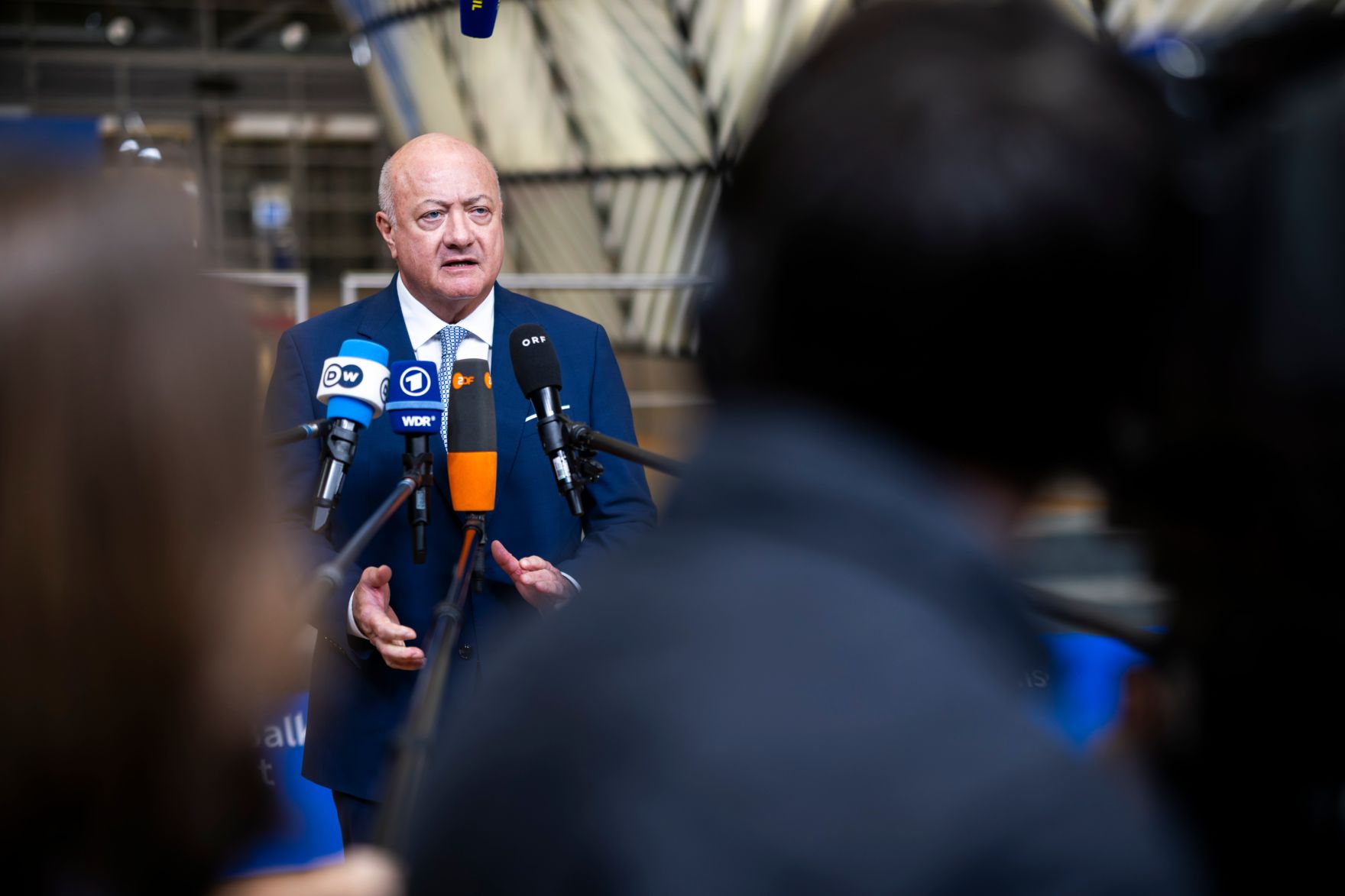 Am 17. Dezember 2025 nahm Bundeskanzler Christian Stocker (im Bild) an dem Treffen der EU-Staats- und Regierungschefs in Br&uuml;ssel teil. Im Bild beim Doorstep.