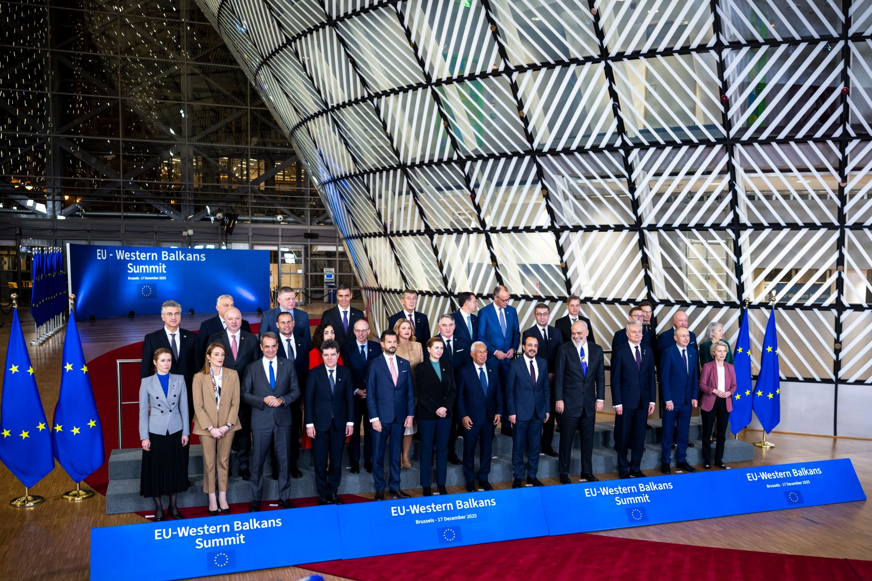 Am 17. Dezember 2025 nahm Bundeskanzler Christian Stocker an dem Treffen der EU-Staats- und Regierungschefs in Br&uuml;ssel teil.