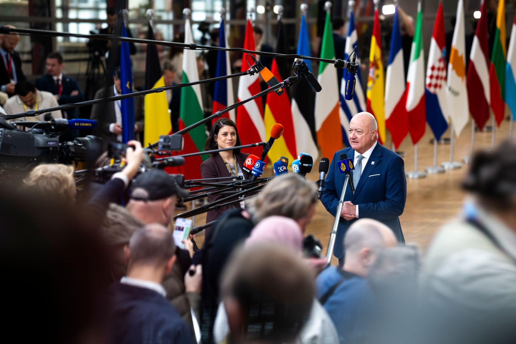 Am 17. Dezember 2025 nahm Bundeskanzler Christian Stocker (im Bild) an dem Treffen der EU-Staats- und Regierungschefs in Br&uuml;ssel teil. Im Bild beim Doorstep.