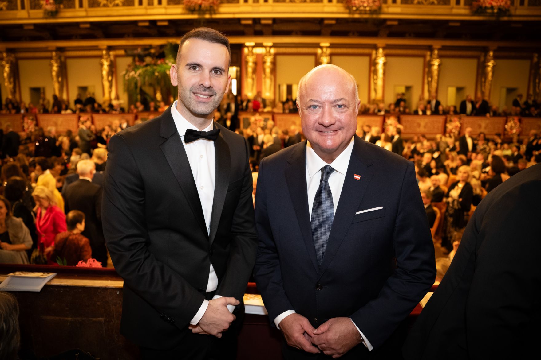 Am 1. J&auml;nner 2026 besuchte Bundeskanzler Christian Stocker (r.) das Neujahrskonzert mit dem Premierminister von Montenegro, Milojko Spajic (l.).