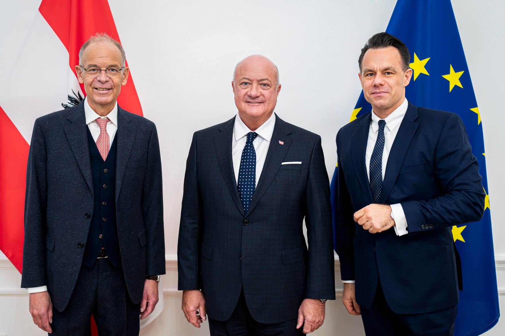 Am 15. J&auml;nner 2026 empfing Bundeskanzler Christian Stocker (m.) den CEO der Wiener B&ouml;rse Christoph Boschan (r.) und den CEO von Wienerberger Heimo Scheuch (l.) zu einem Arbeitsgespr&auml;ch.