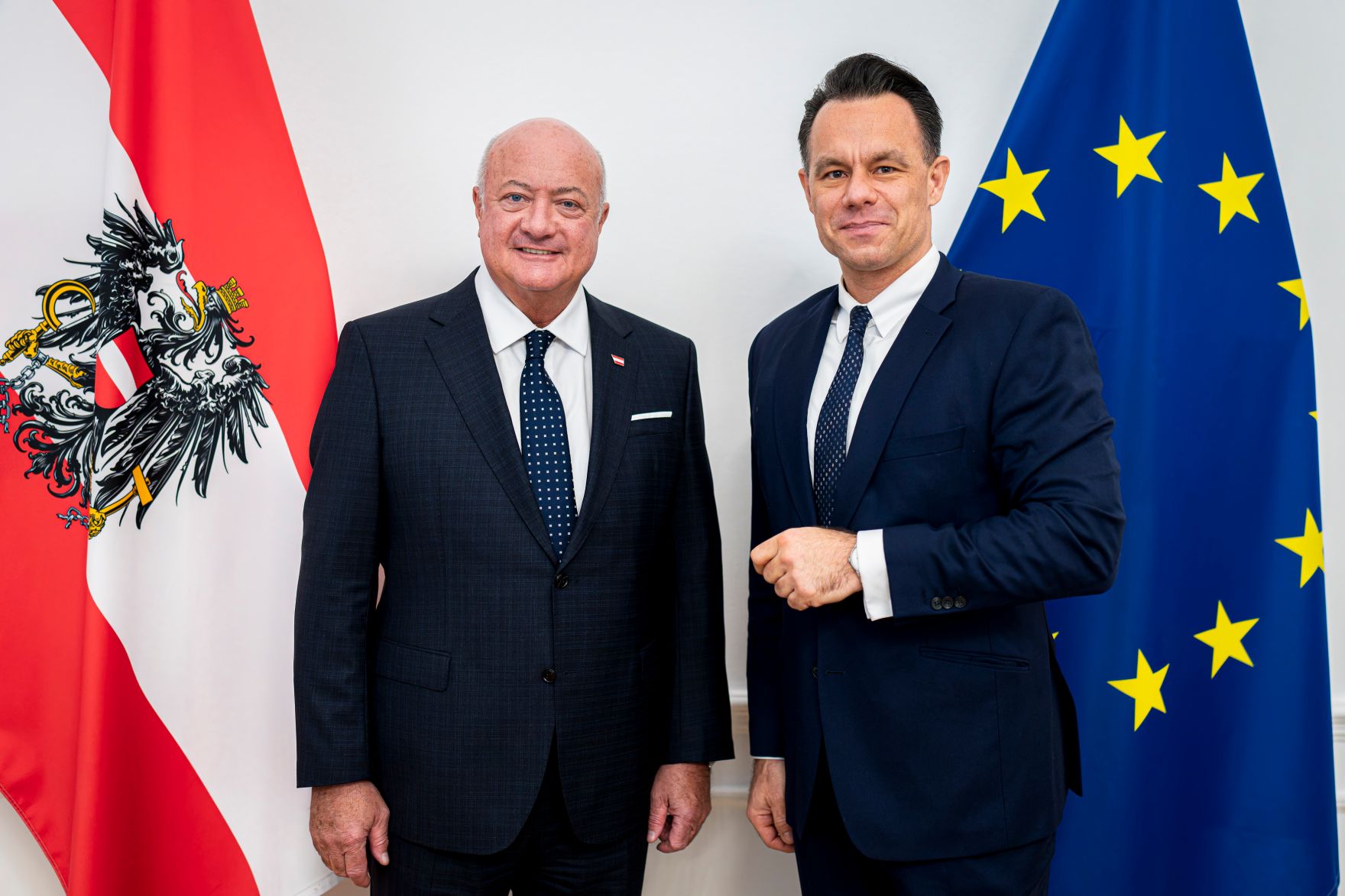 Am 15. J&auml;nner 2026 empfing Bundeskanzler Christian Stocker (l.) den CEO der Wiener B&ouml;rse Christoph Boschan (r.) und den CEO von Wienerberger Heimo Scheuch zu einem Arbeitsgespr&auml;ch.