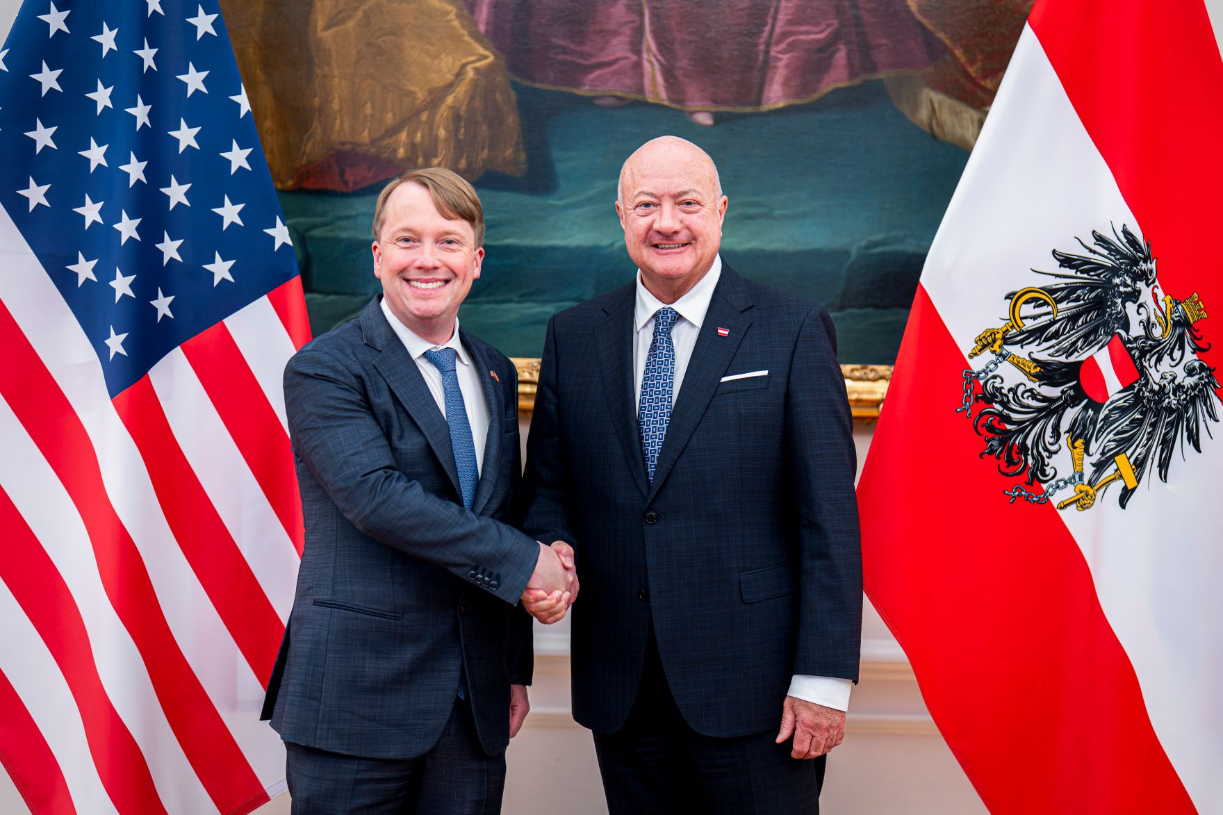 Am 16. J&auml;nner 2026 empfing Bundeskanzler Christian Stocker (r.) den Botschafter der Vereinigten Staaten von Amerika Arthur Graham Fisher (l.) zu einem Arbeitsgespr&auml;ch im Bundeskanzleramt.