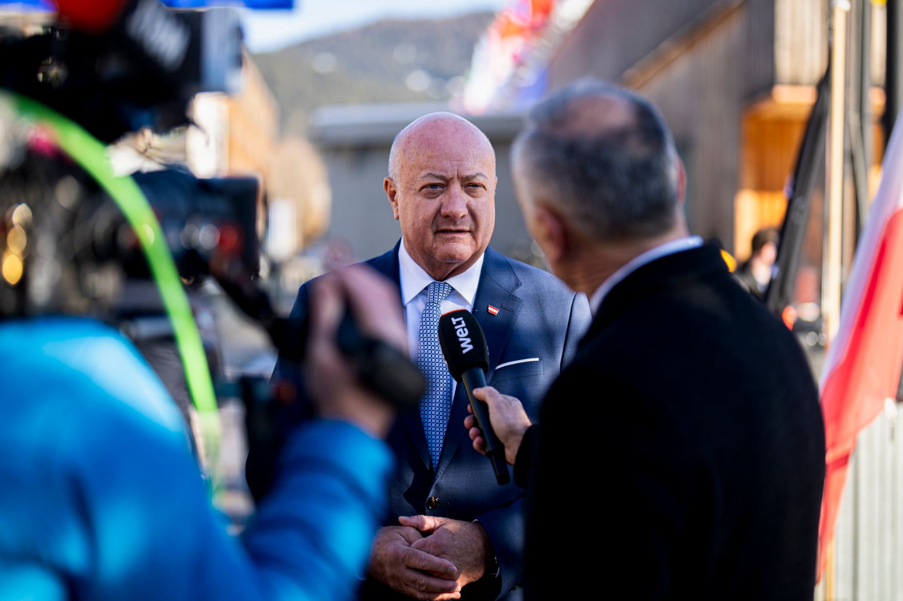 Am 20. J&auml;nner 2026 nahm Bundeskanzler Christian Stocker (m.) am Weltwirtschaftsforum in Davos teil.