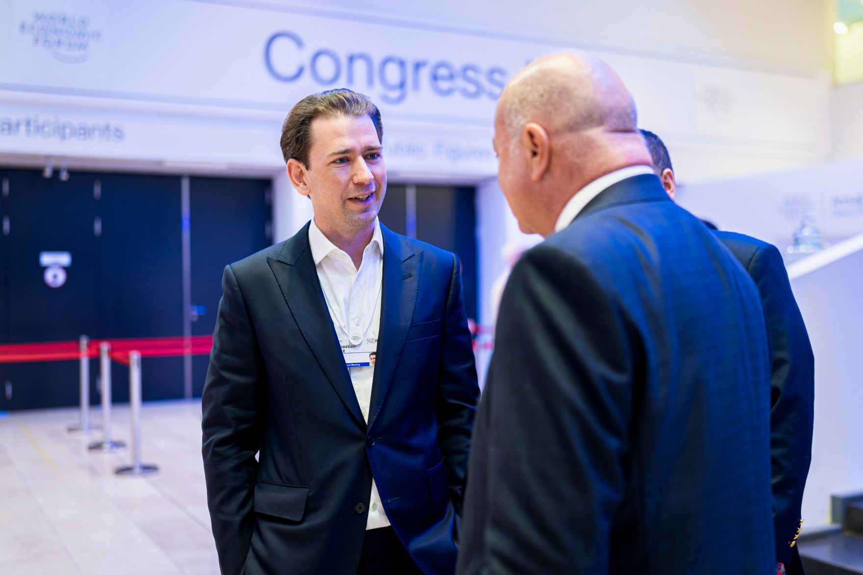 Am 21. J&auml;nner 2026 nahm Bundeskanzler Christian Stocker (r.) am Weltwirtschaftsforum in Davos teil. Im Bild mit Bundeskanzler a.D. Sebastian Kurz (l.).