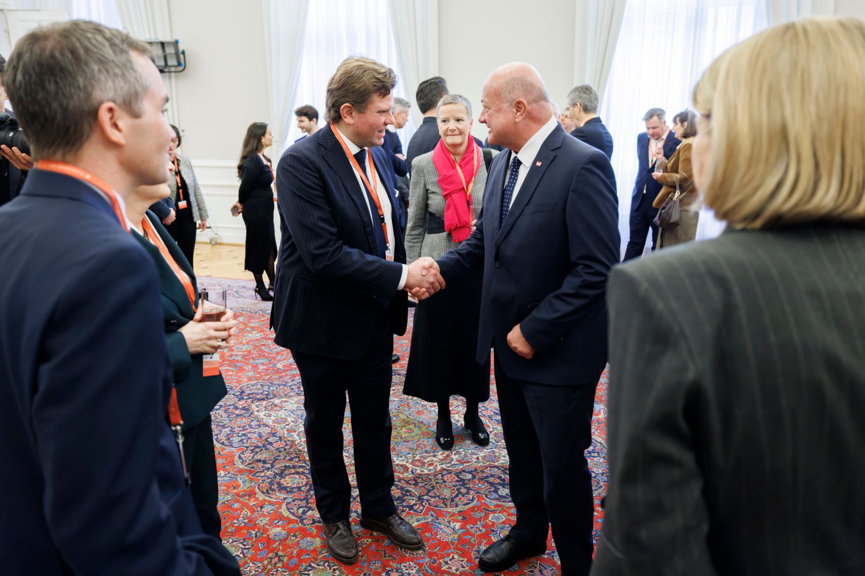 Am 27. J&auml;nner 2026 nahm Bundeskanzler Christian Stocker (m.r.) gemeinsam mit Vertreterinnen und Vertreter der Wiener B&ouml;rse am CEO Lunch teil.