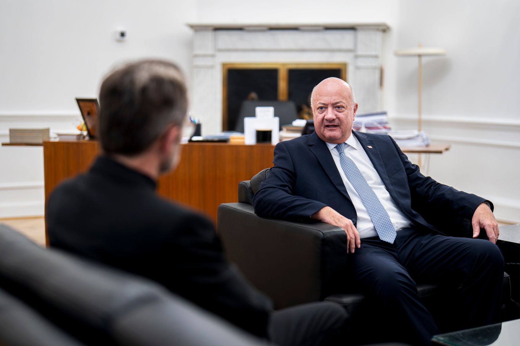 Am 28. J&auml;nner 2026 empfing Bundeskanzler Christian Stocker (r.) den Wiener Erzbischof Josef Gr&uuml;nwidl (l.) zu einem Arbeitsgespr&auml;ch im Bundeskanzleramt.