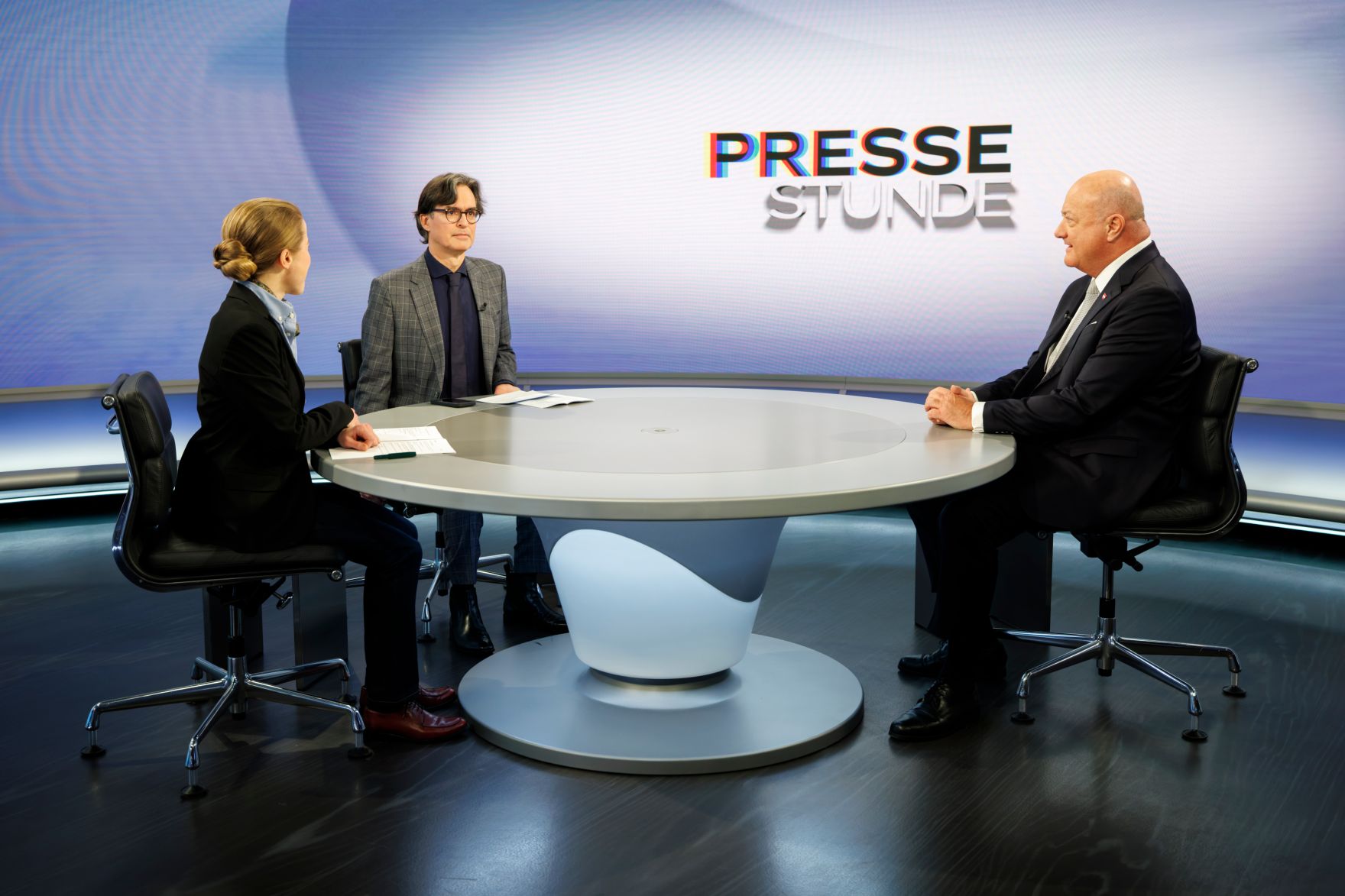 Am 01. Februar 2026 stellte sich Bundeskanzler Christian Stocker (r.) den Fragen der ORF-Pressestunde.