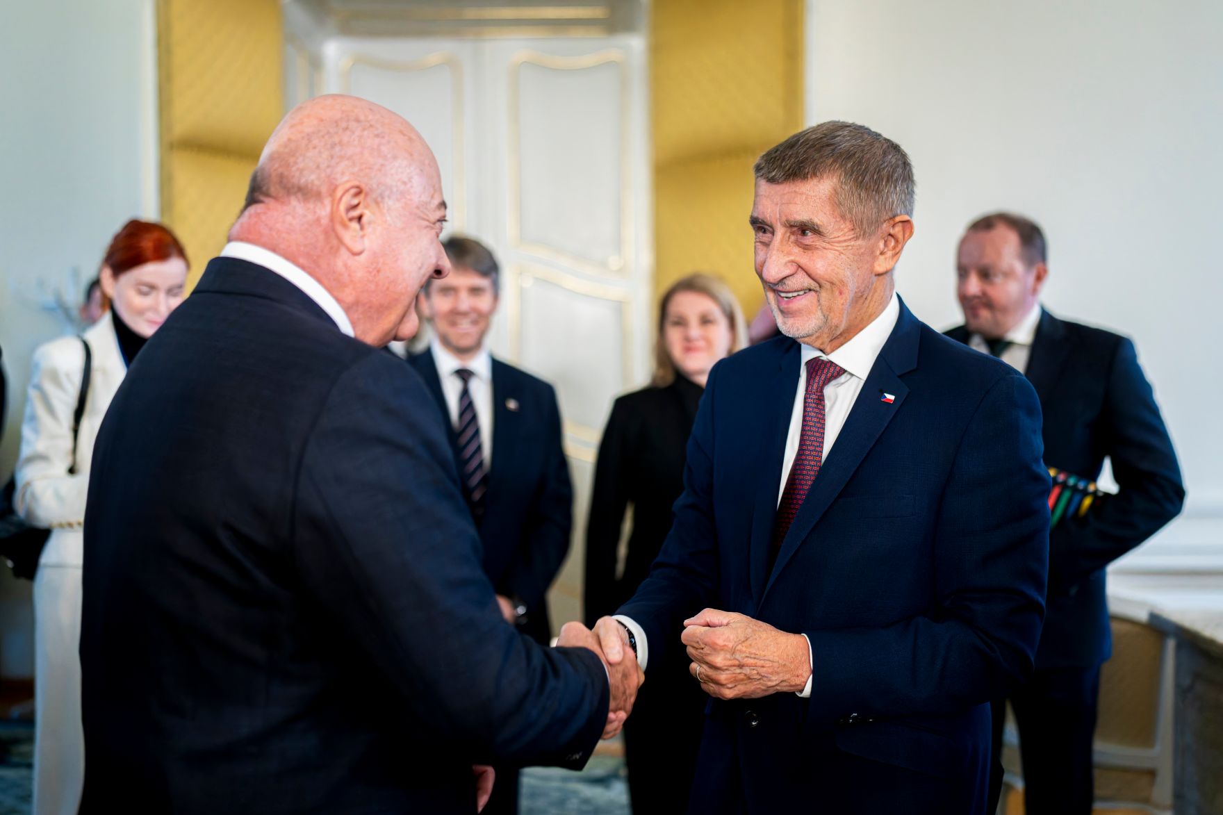 Am 10. Februar 2026 nahm Bundeskanzler Christian Stocker (m.l.) gemeinsam mit dem Ministerpr&auml;sidenten von Tschechien Andrej Babi&scaron; (m.r.) und dem Ministerpr&auml;sidenten der Slowakei Robert Fico am Slavkov Format in Bratislava teil.