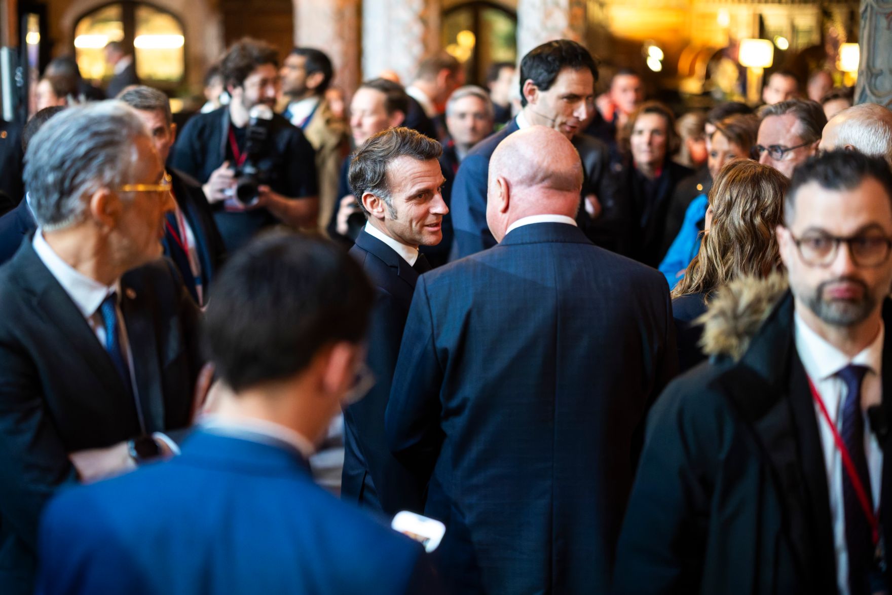 Am 11. Februar 2026 nahm Bundeskanzler Christian Stocker (m.r.) am &bdquo;European Industry Summit 2026&ldquo; in Antwerpen teil. Im Bild mit dem franz&ouml;sischen Pr&auml;sidenten Emmanuel Macron (m.l.).