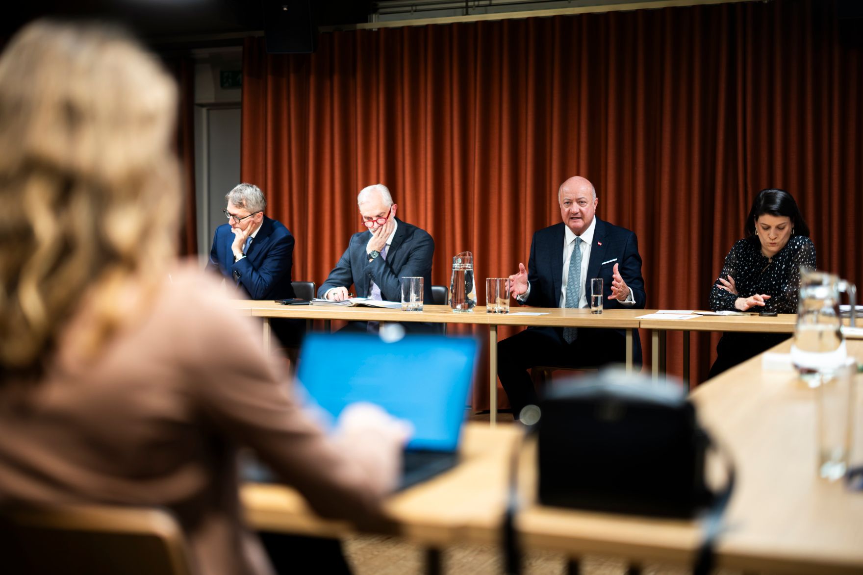 Am 11. Februar 2026 nahm Bundeskanzler Christian Stocker (2.v.r.) am &bdquo;European Industry Summit 2026&ldquo; in Antwerpen teil. Im Bild beim Pressebriefing.