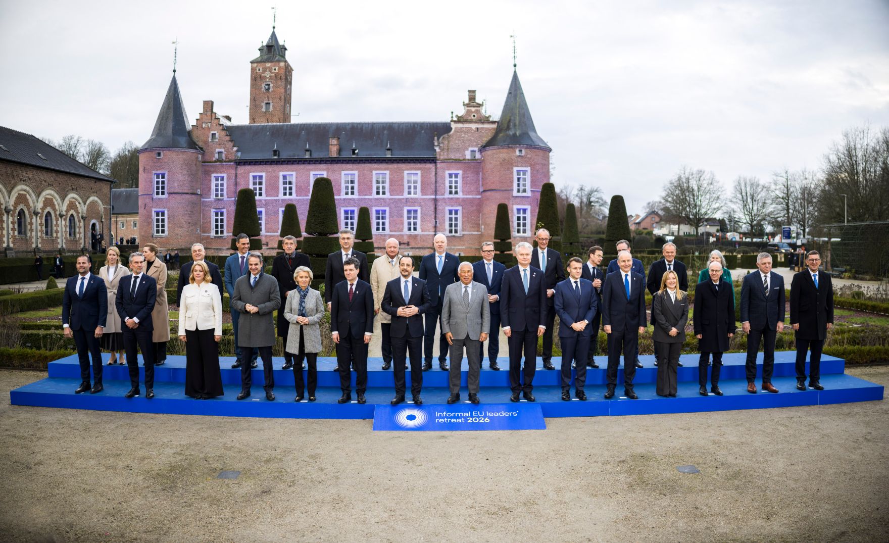 Am 12. Februar 2026 nahm Bundeskanzler Christian Stocker am Informellen Gipfel der EU-Staats- und Regierungschefs teil. Im Bild beim Gruppenfoto.