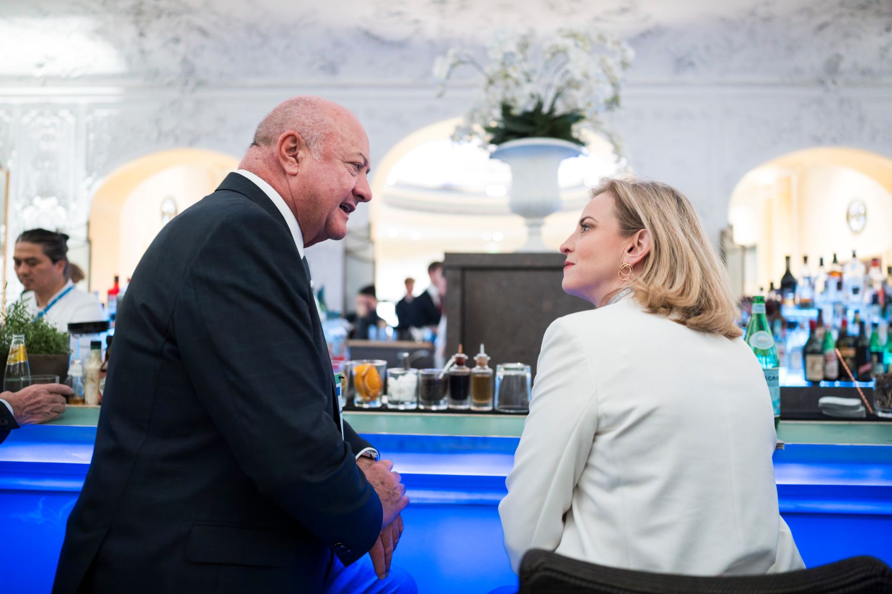 Am 13. Februar 2026 nahm Bundeskanzler Christian Stocker (l.) an der M&uuml;nchner Sicherheitskonferenz teil. Im Bild mit Bundesministerin Beate Meinl-Reisinger (r.).