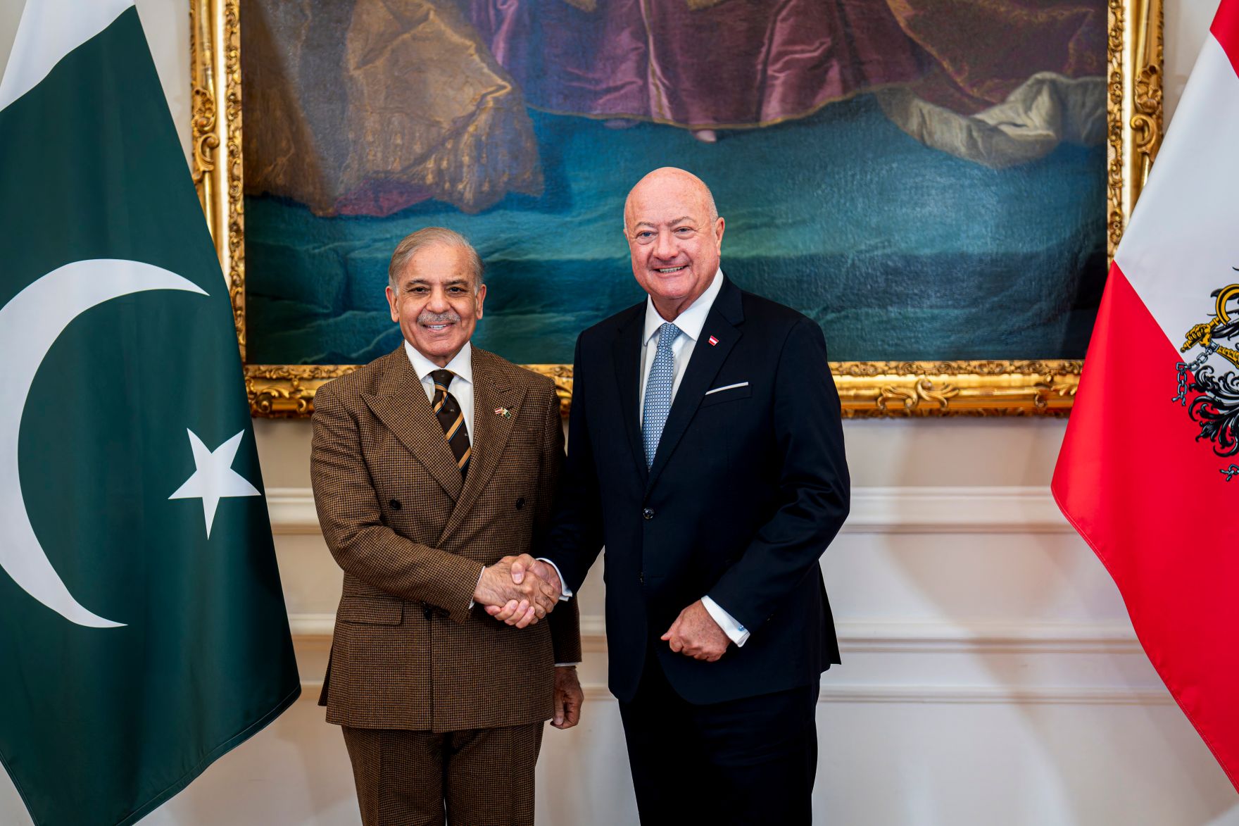 Am 16. Februar 2026 empfing Bundeskanzler Christian Stocker (r.) den Premierminister der Islamischen Republik Pakistan Muhammad Shehbaz Sharif (l.) zu einem Arbeitsgespr&auml;ch.