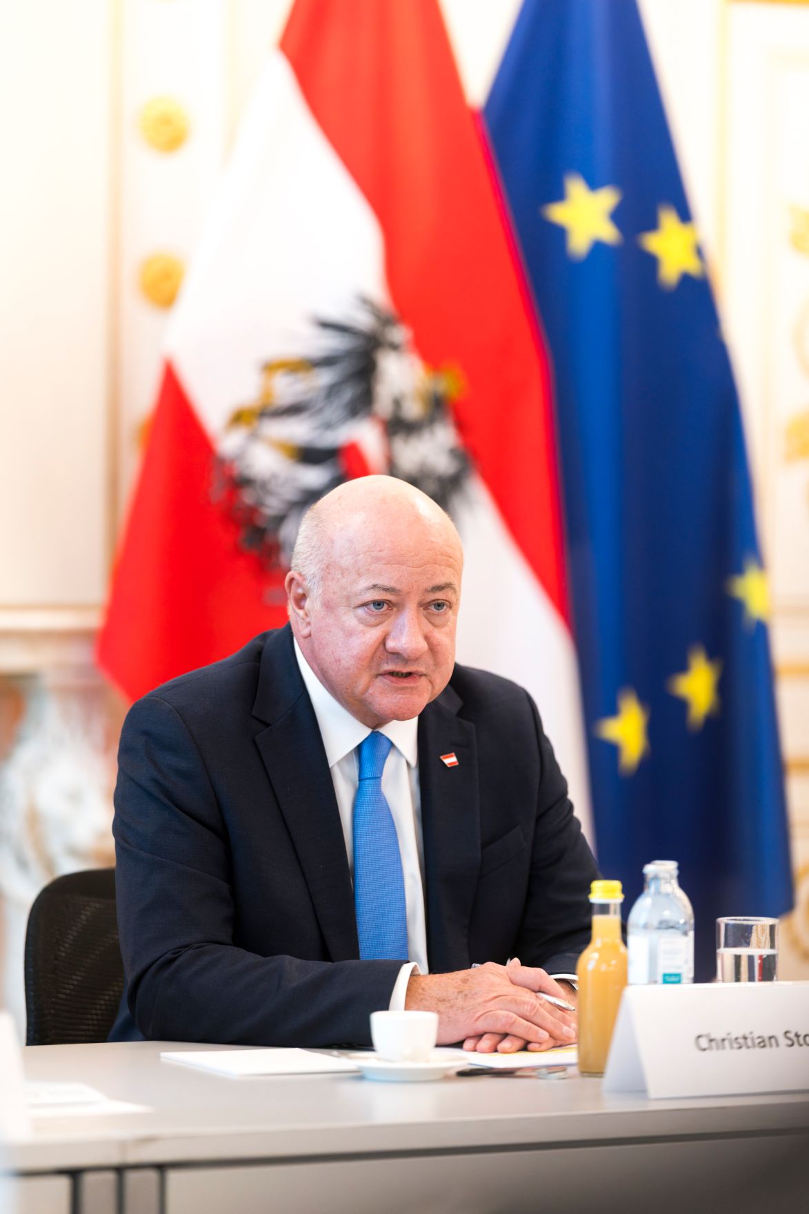 Am 26. Februar 2026 gab Bundeskanzler Christian Stocker (im Bild) anl&auml;sslich der einj&auml;hrigen Zusammenarbeit der Bundesregierung gemeinsam mit Vizekanzler Andreas Babler und Bundesministerin Beate Meinl-Reisinger ein Pressegespr&auml;ch.