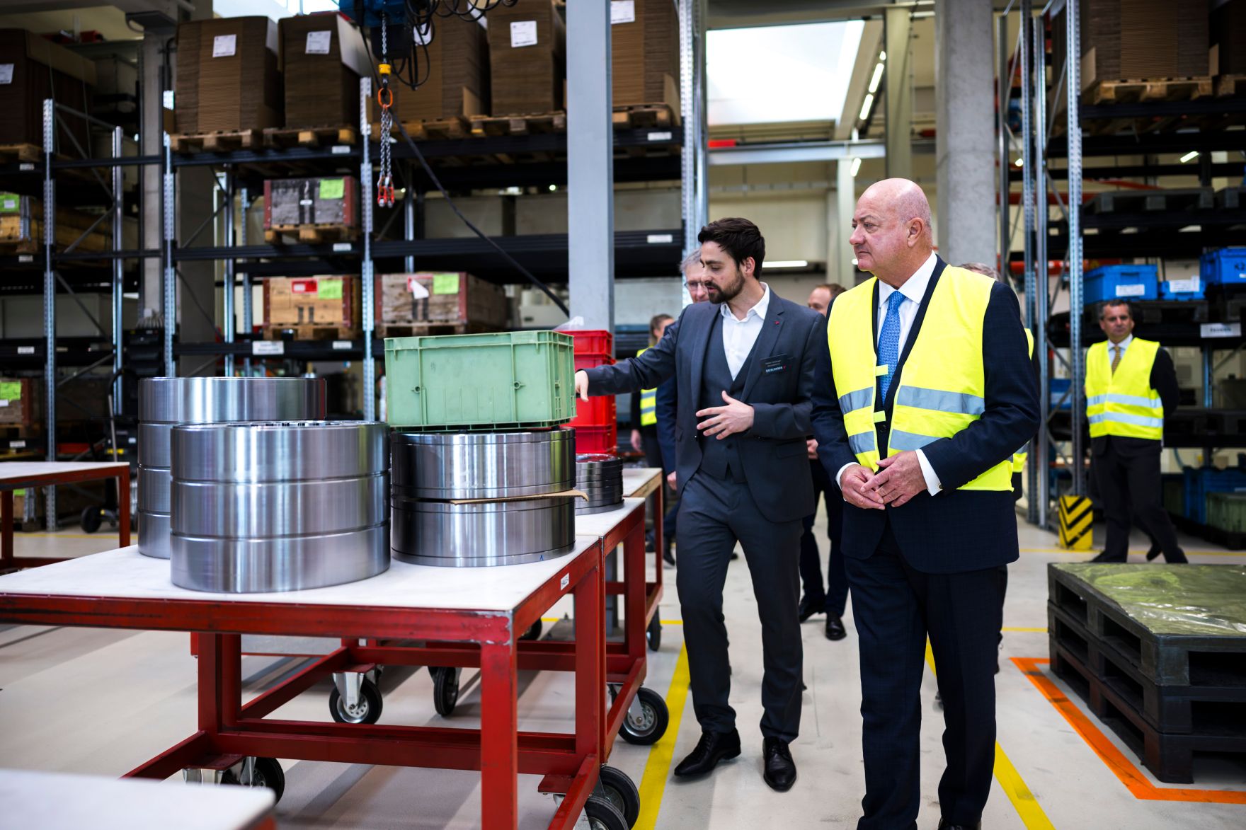 Am 12. M&auml;rz 2026 besuchte Bundeskanzler Christian Stocker (r.) im Rahmen seines Bundesl&auml;ndertages den Betrieb Geislinger GmbH in Hallwang.