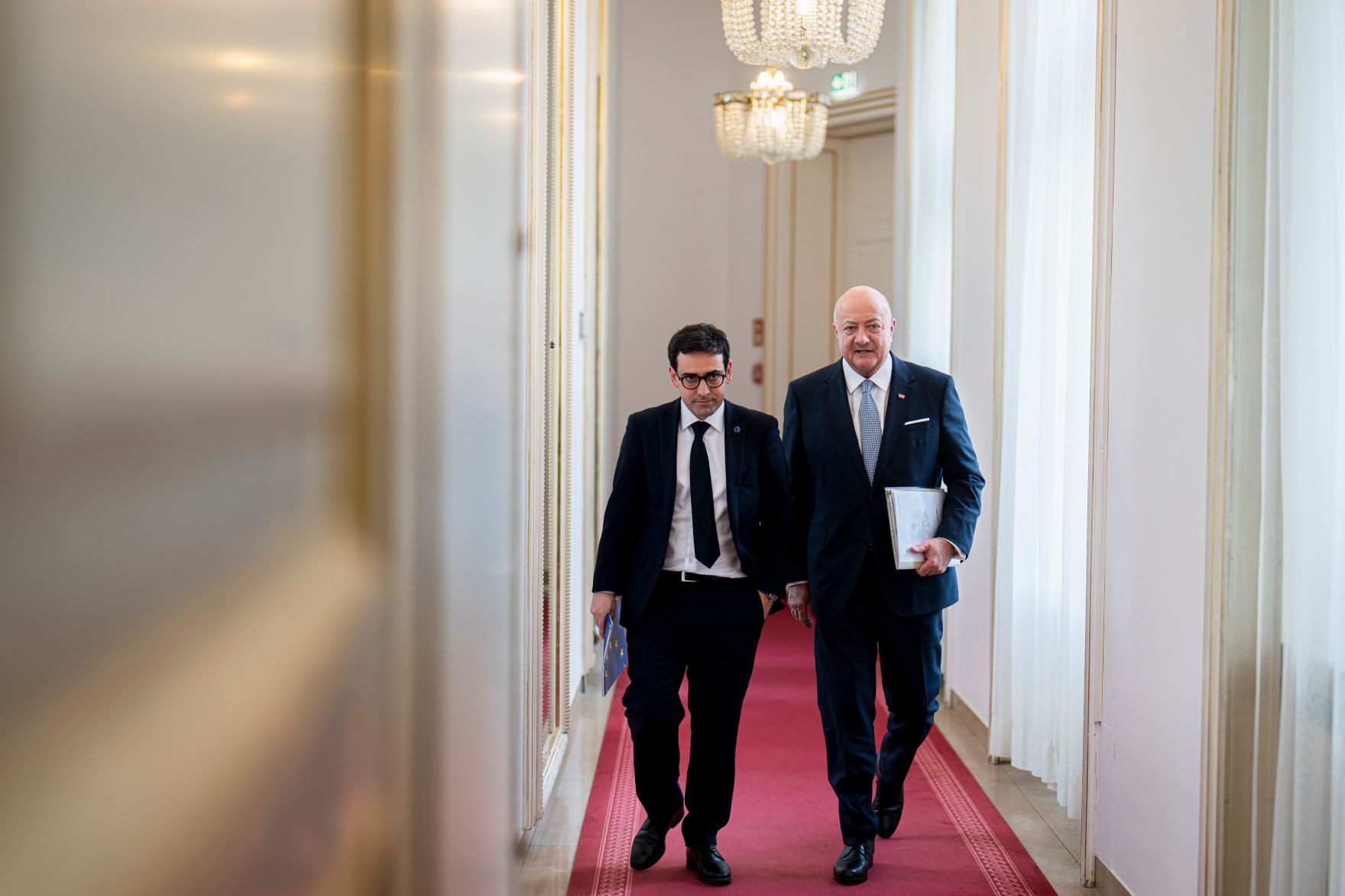 Am 23. M&auml;rz 2026 empfing Bundeskanzler Christian Stocker (r.) den Kommissar f&uuml;r Binnenmarkt und Dienstleistungen der Europ&auml;ischen Union St&eacute;phane S&eacute;journ&eacute; (l.), zu einem Arbeitsgespr&auml;ch im Bundeskanzleramt.