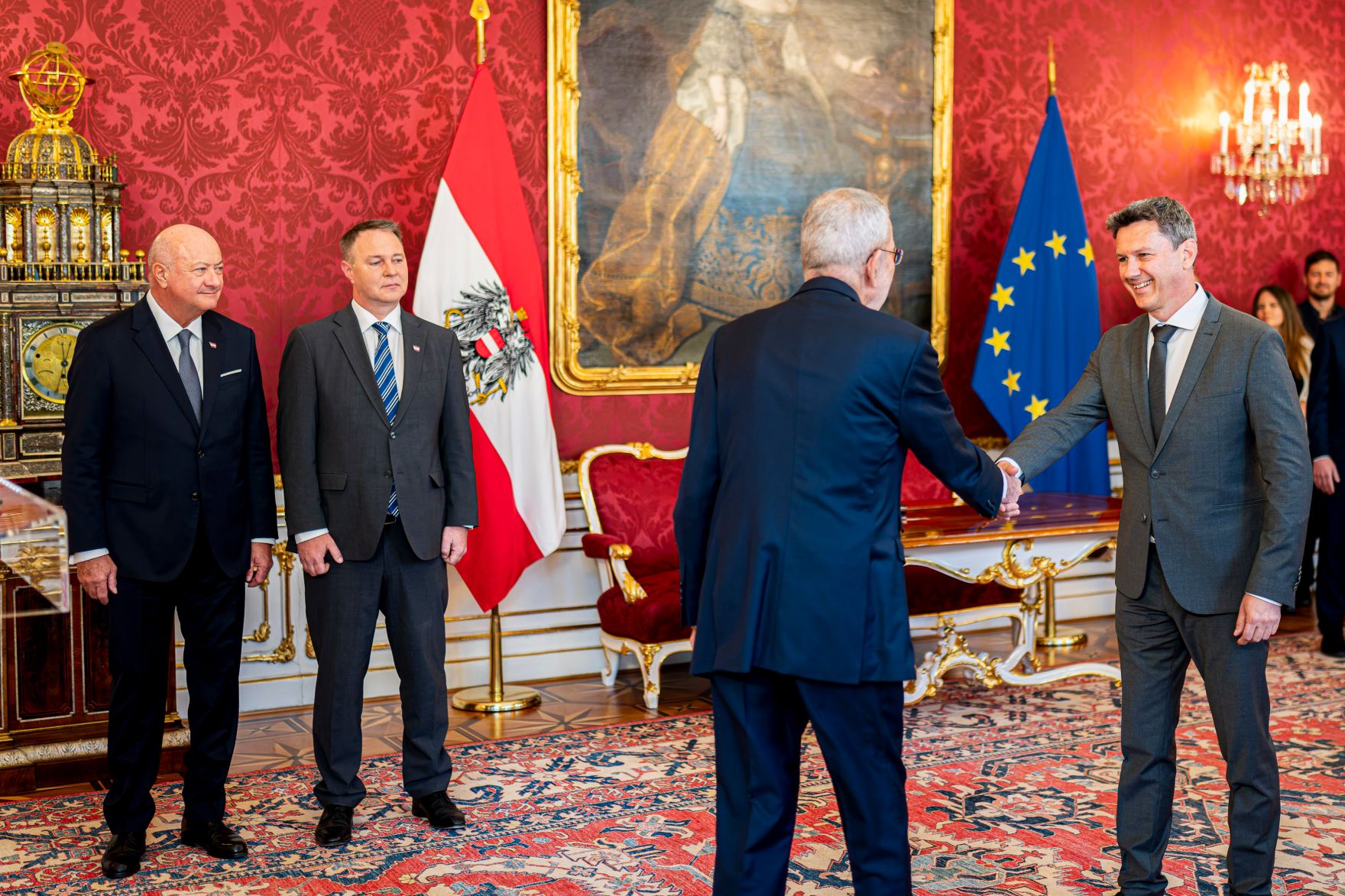 Am 8. April 2026 wurde Landeshauptmann Daniel Fellner (r.) von Bundespr&auml;sident Alexander Van der Bellen (m.r.) angelobt. Im Bild Bundeskanzler Christian Stocker (l.) und Vizekanzler Andreas Babler (m.l.).