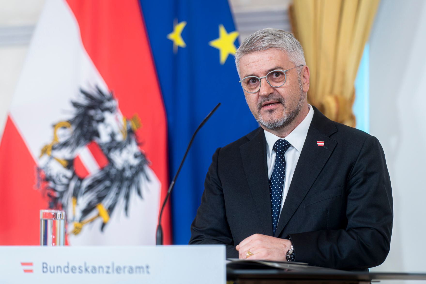 Am 8. April 2026 gab Bundeskanzler Christian Stocker gemeinsam mit Regierungsberater f&uuml;r nationale Sicherheit und Krisenvorsorge Peter Vorhofer (im Bild) ein Pressestatement zur Einrichtung eines Koordinationsgremiums.