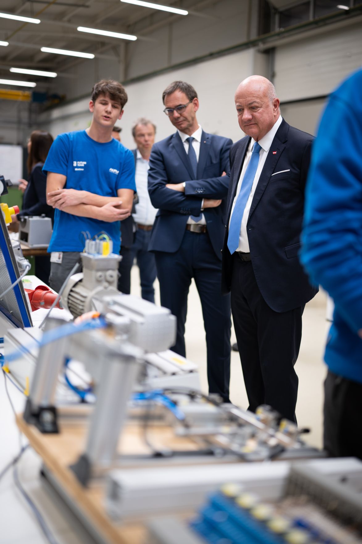 Am 9. April 2026 besuchte Bundeskanzler Christian Stocker (im Bild) im Rahmen seines Bundesl&auml;ndertages das Verpackungsunternehmen ALPLA.