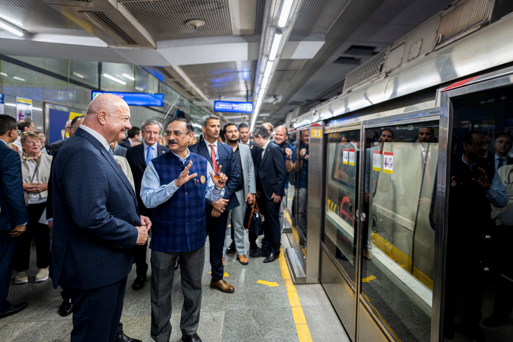 Am 17. April 2026 setzte Bundeskanzler Christian Stocker (3.v.l.) seinen mehrt&auml;gigem Arbeitsbesuch in Indien fort.