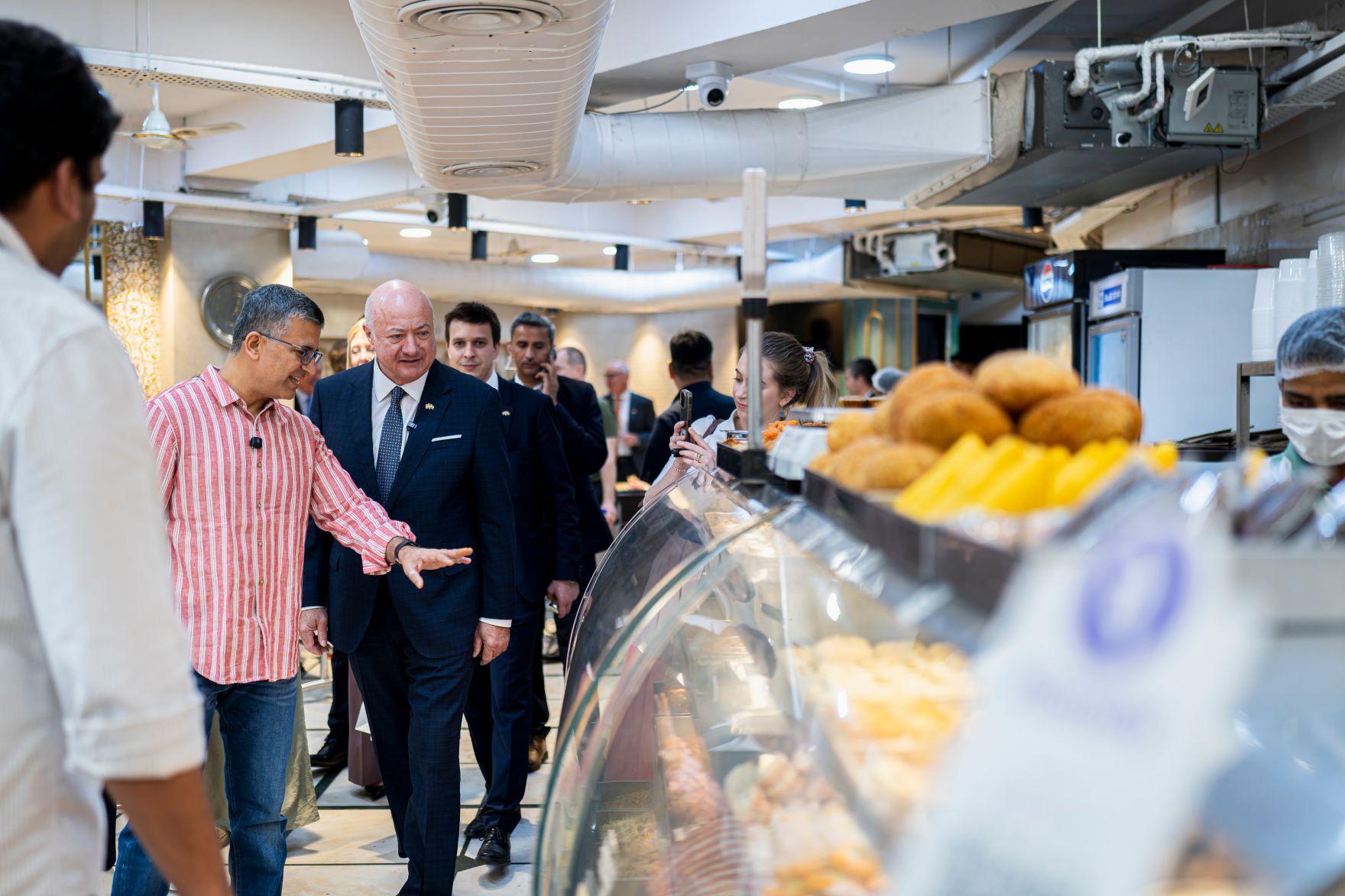 Am 17. April 2026 setzte Bundeskanzler Christian Stocker (3.v.l.) seinen mehrt&auml;gigem Arbeitsbesuch in Indien fort.