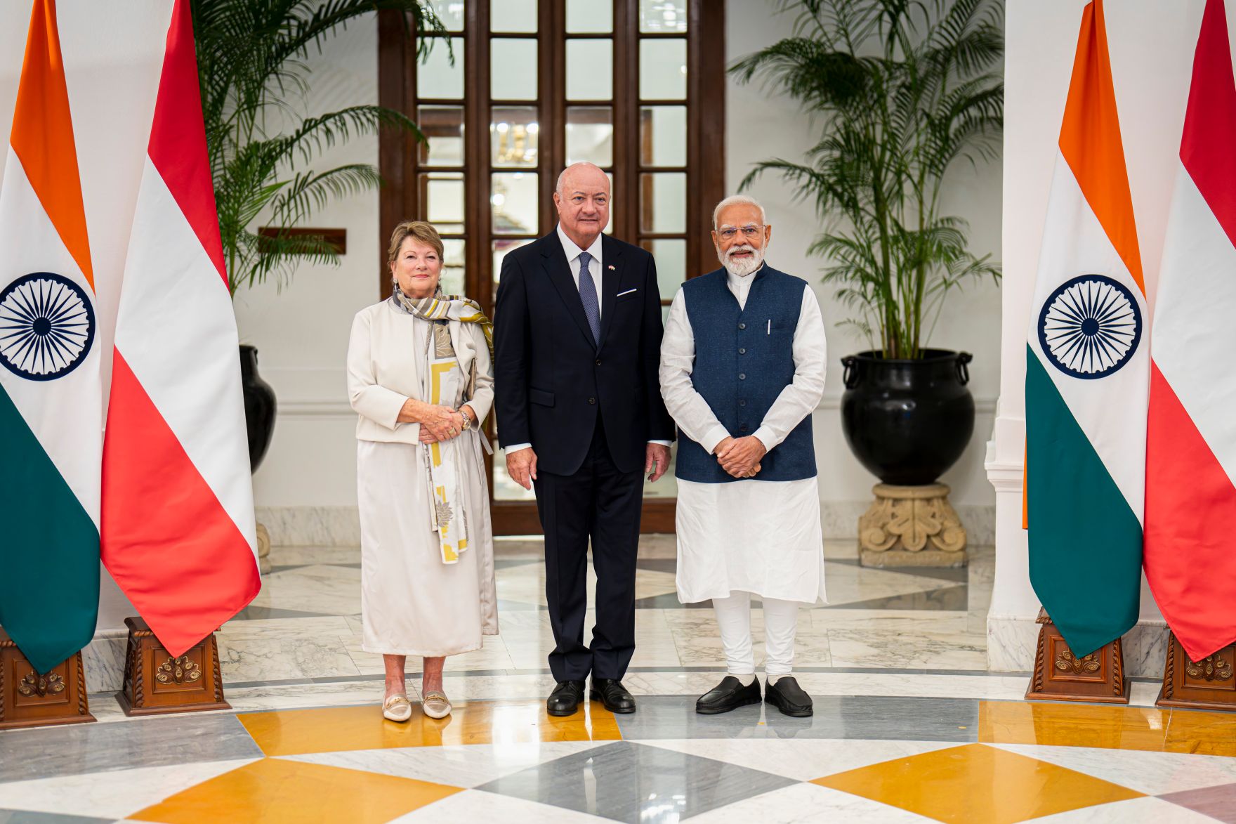 Am 16. April 2026 setzte Bundeskanzler Christian Stocker (m.) seinen mehrt&auml;gigem Arbeitsbesuch in Indien fort. Im Bild mit dem Premierminister von Indien Narendra Modi (r.).