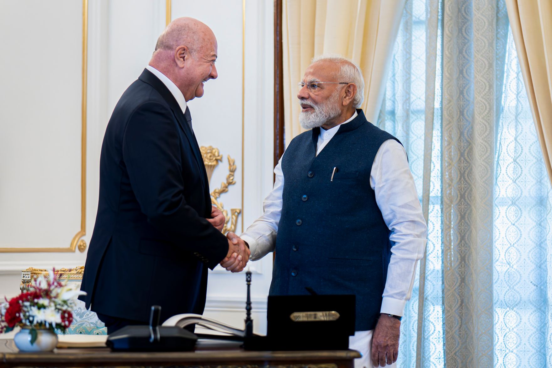 Am 16. April 2026 setzte Bundeskanzler Christian Stocker (l.) seinen mehrt&auml;gigem Arbeitsbesuch in Indien fort. Im Bild mit dem Premierminister von Indien Narendra Modi (r.).
