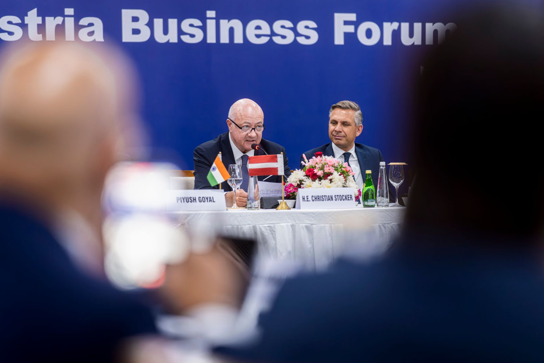 Am 16. April 2026 setzte Bundeskanzler Christian Stocker (m.l.) seinen mehrt&auml;gigem Arbeitsbesuch in Indien fort. Im Bild mit Bundesminister Wolfgang Hattmannsdorfer (m.r.) beim India-Austria Business Forum.