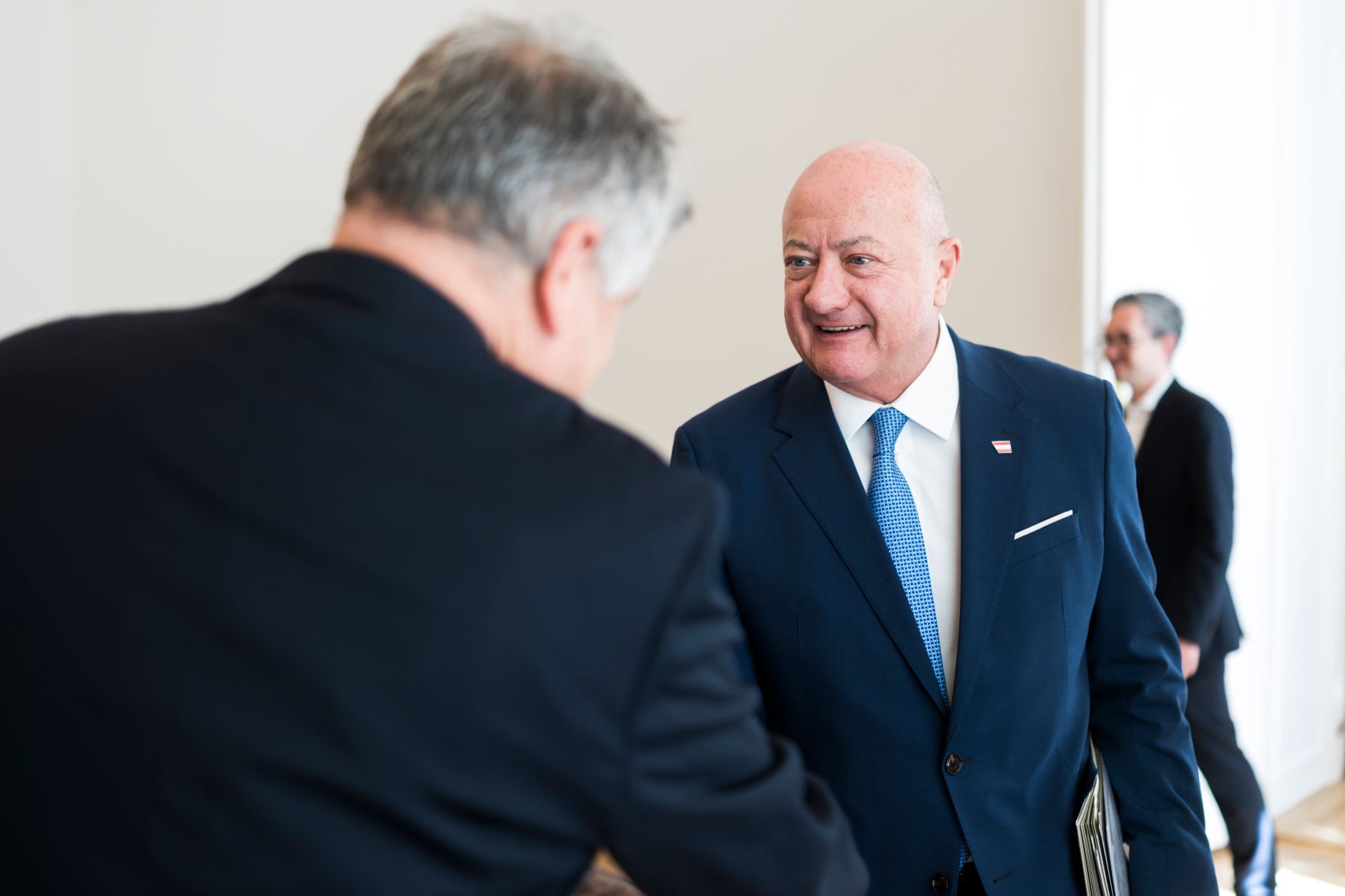 Am 27. April 2026 empfing Bundeskanzler Christian Stocker (r.) den Vorsitzender des &ouml;sterreichischen Forschungs- und Innovationsrates, Thomas Henzinger (l.) zu einem Arbeitsgespr&auml;ch im Bundeskanzleramt.