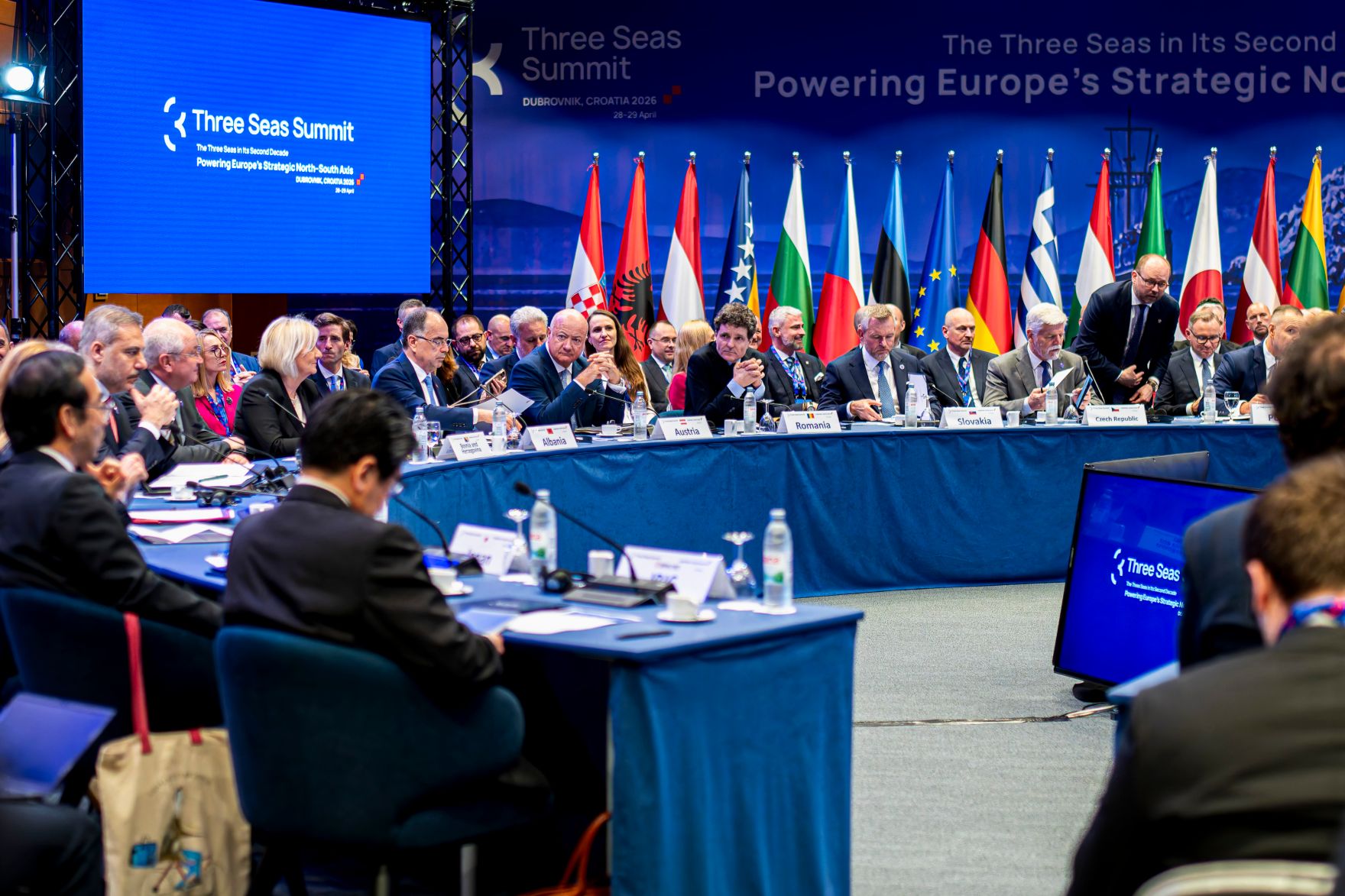 Am 28. April 2026 reiste Bundeskanzler Christian Stocker (m.l.) zu einem Arbeitsbesuch nach Dubrovnik. Im Bild beim &bdquo;Three Seas Summit&ldquo;.