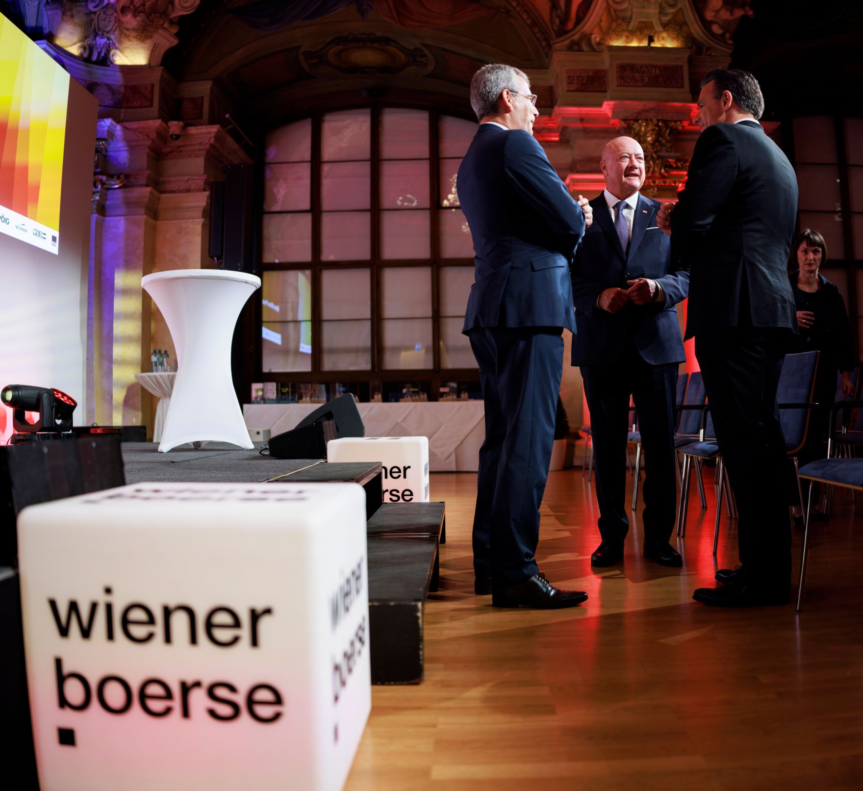 Am 21. Mai 2026 nahm Bundeskanzler Christian Stocker (2.v.l.) am Wiener B&ouml;rse Preis 2026 teil.