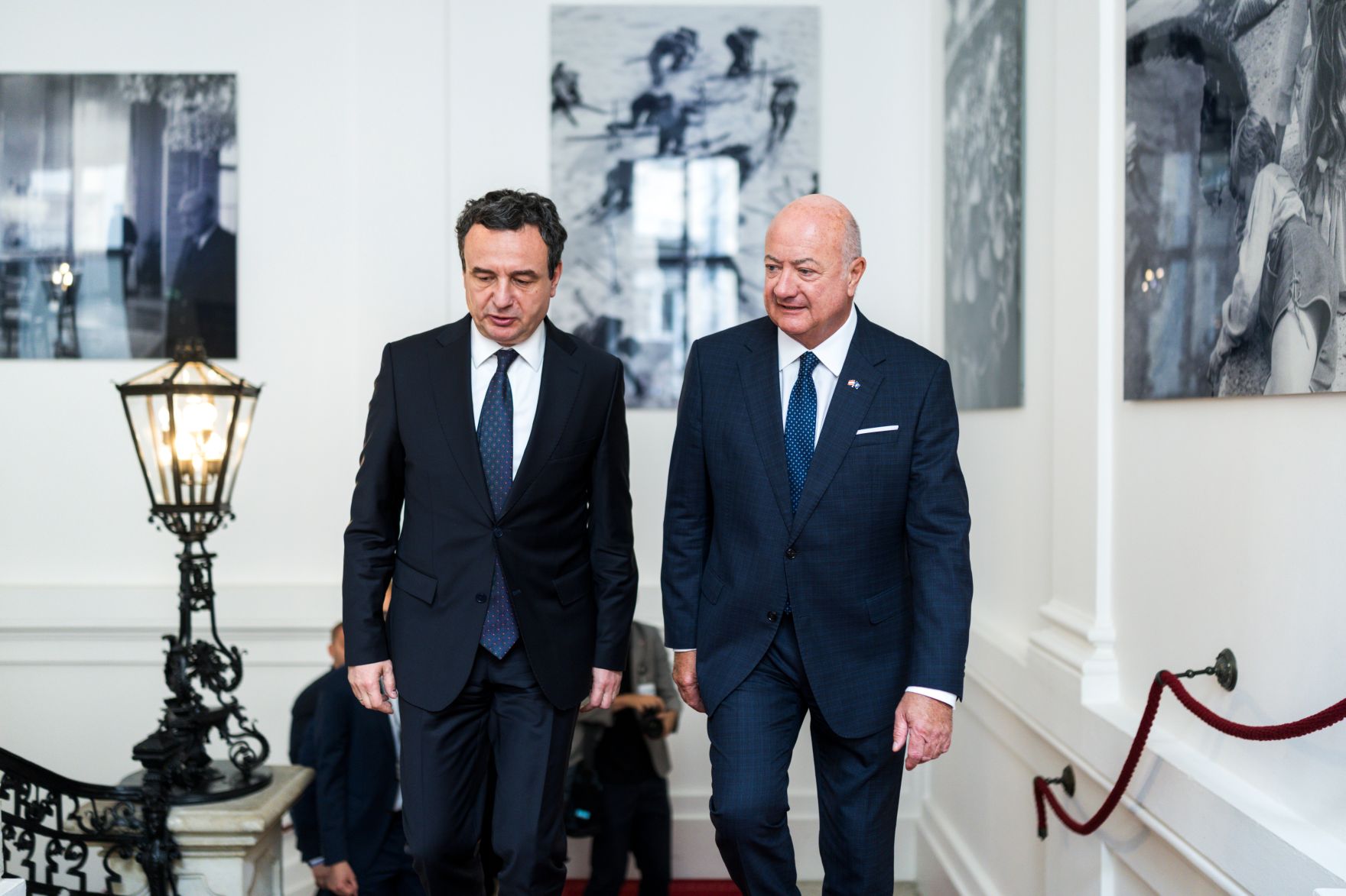 Am 9. Juni 2026 empfing Bundeskanzler Christian Stocker (r.) den kosovarischen Premierminister Albin Kurti (l.) zu einem Gespr&auml;ch