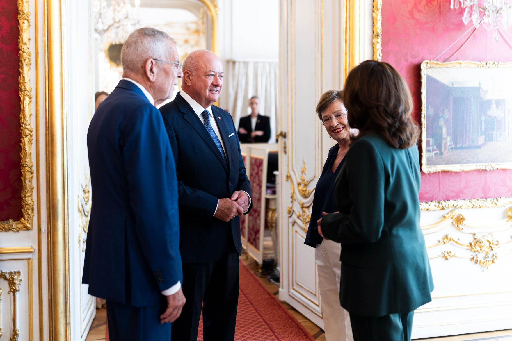 Am 16. Juni 2026 nahm Bundeskanzler Christian Stocker am Austrian World Summit 2026 teil. Im Bild (v.l.n.r.) Bundespr&auml;sident Alexander Van der Bellen, Bundeskanzler Christian Stocker, Doris Schmidauer und Kamala Harris.