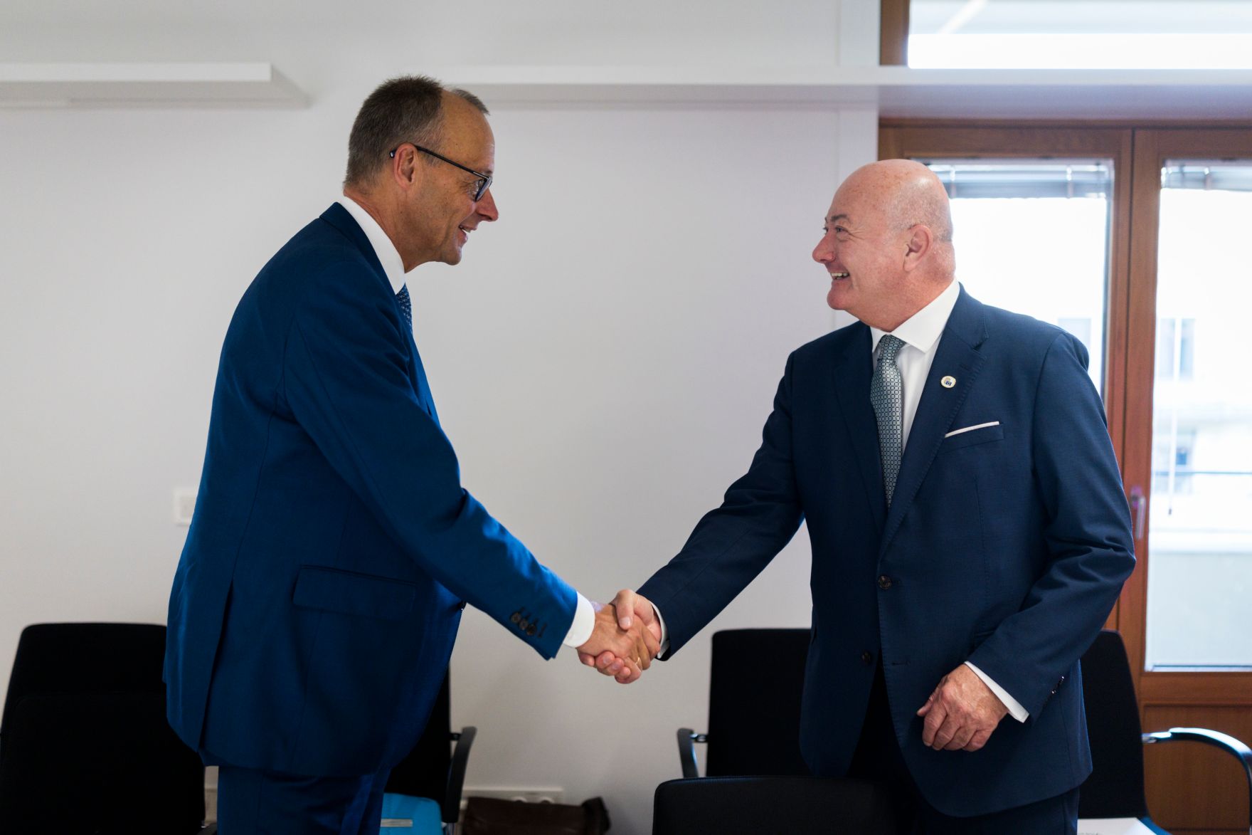 Am 19. Juni 2026 nahm Bundeskanzler Christian Stocker (r.) an dem Treffen der EU-Staats- und Regierungschefs in Br&uuml;ssel teil. Im Bild mit dem deutschen Bundeskanzler Friedrich Merz (l.).
