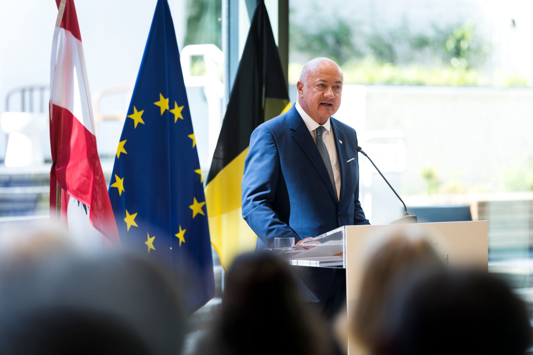 Am 19. Juni 2026 er&ouml;ffnete Bundeskanzler Christian Stocker (im Bild) gemeinsam mit Bundesministerin Claudia Bauer und Bundesministerin Beate Meinl-Reisinger das &Ouml;sterreich-Haus in Br&uuml;ssel.