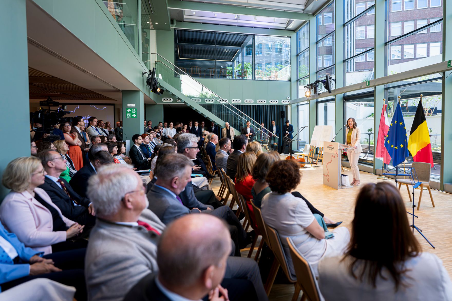 Am 19. Juni 2026 er&ouml;ffnete Bundeskanzler Christian Stocker gemeinsam mit Bundesministerin Claudia Bauer (im Bild) und Bundesministerin Beate Meinl-Reisinger das &Ouml;sterreich-Haus in Br&uuml;ssel.